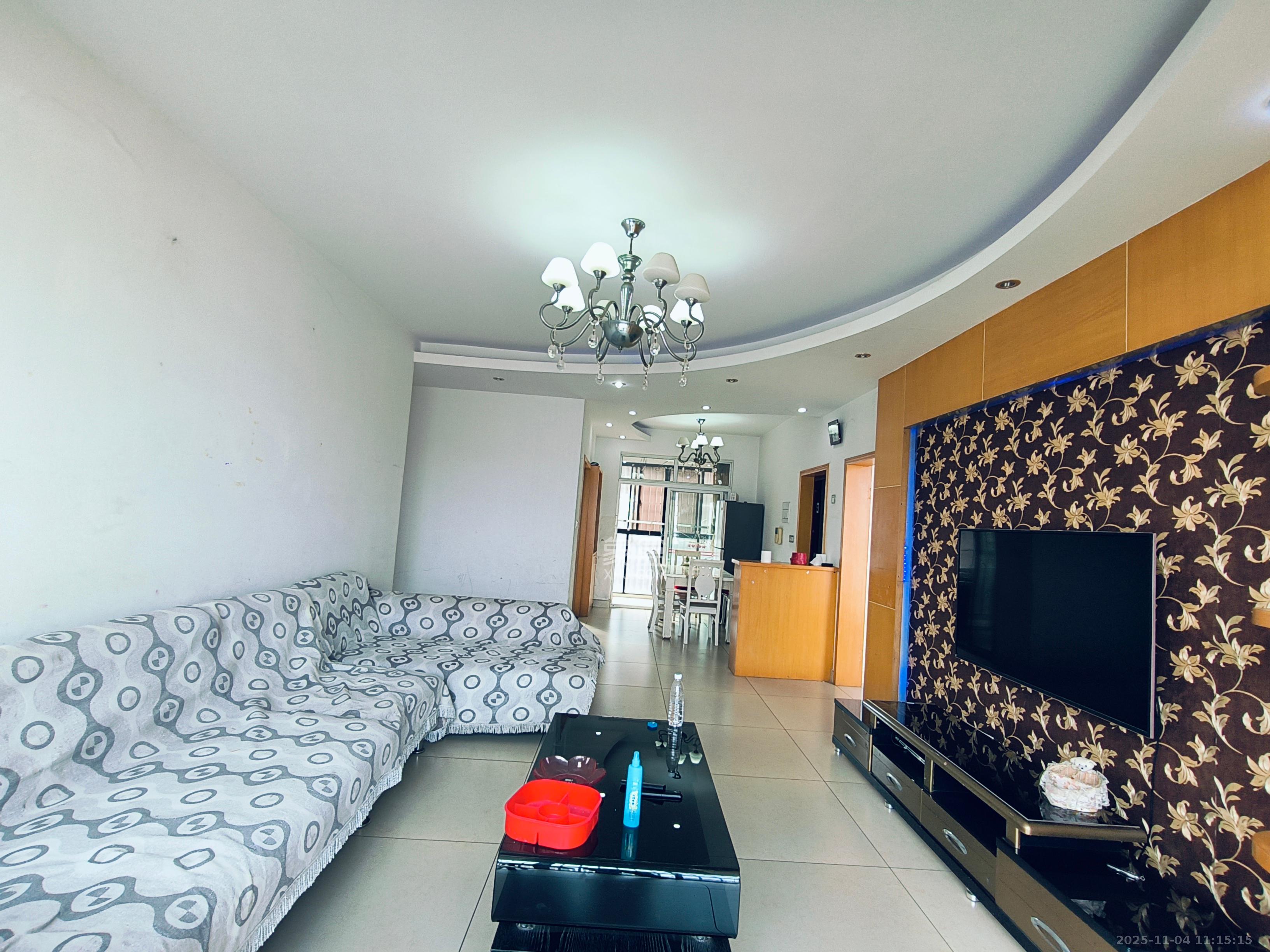 三景国际  4室2厅2卫    1800.0元/月室内图