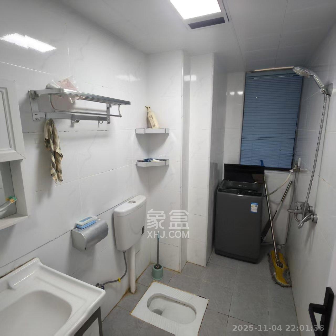 绿地海外滩二期  3室2厅2卫    2000.0元/月室内图