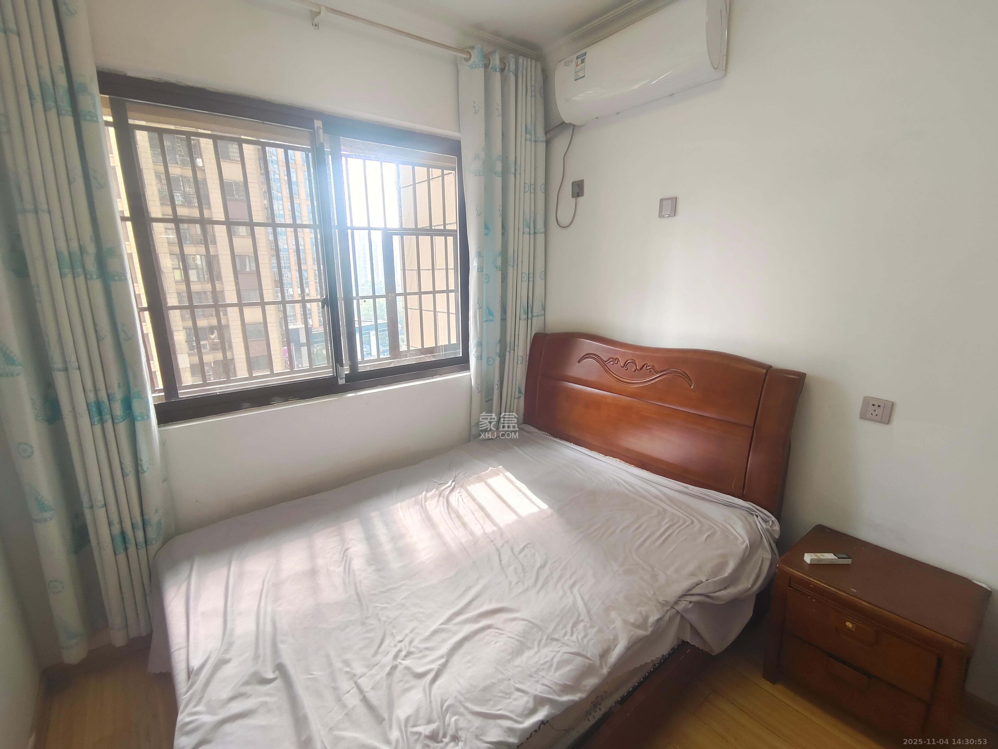 奥克斯缔壹城  3室2厅1卫    2000.0元/月室内图