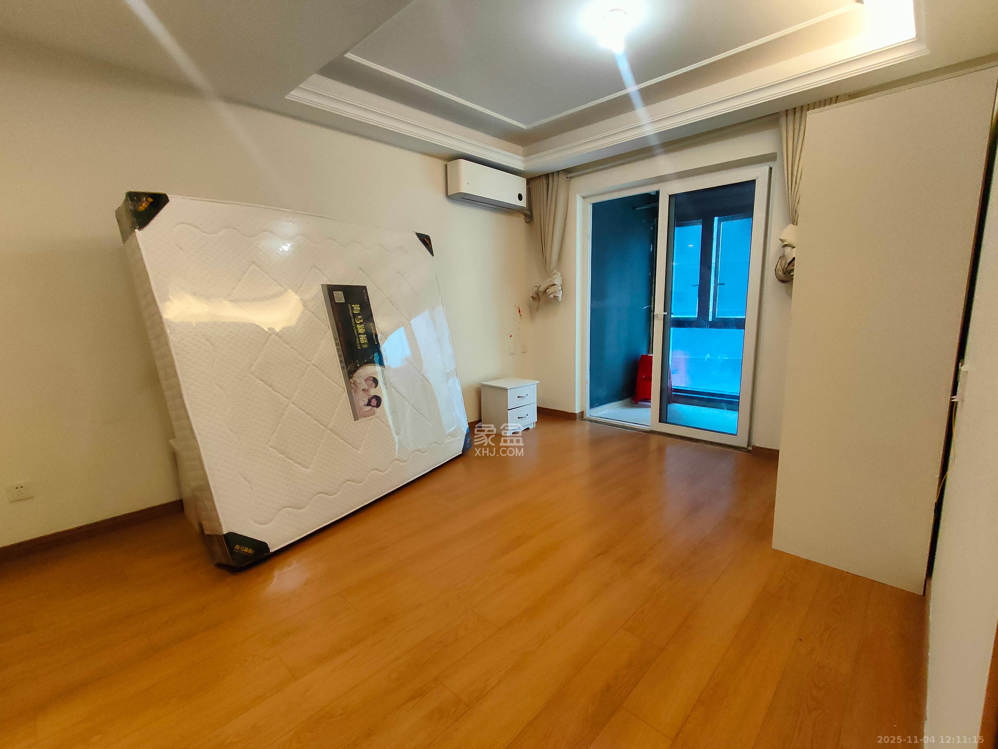 金科集美天辰  3室2厅2卫    2400.0元/月室内图