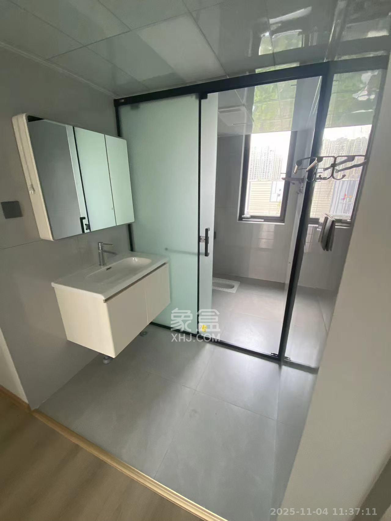 中交中央公园D5区 4室2厅1卫 4200.0元/月 中交中央公园D5区 4室2厅1卫 4200.0元/月室内图