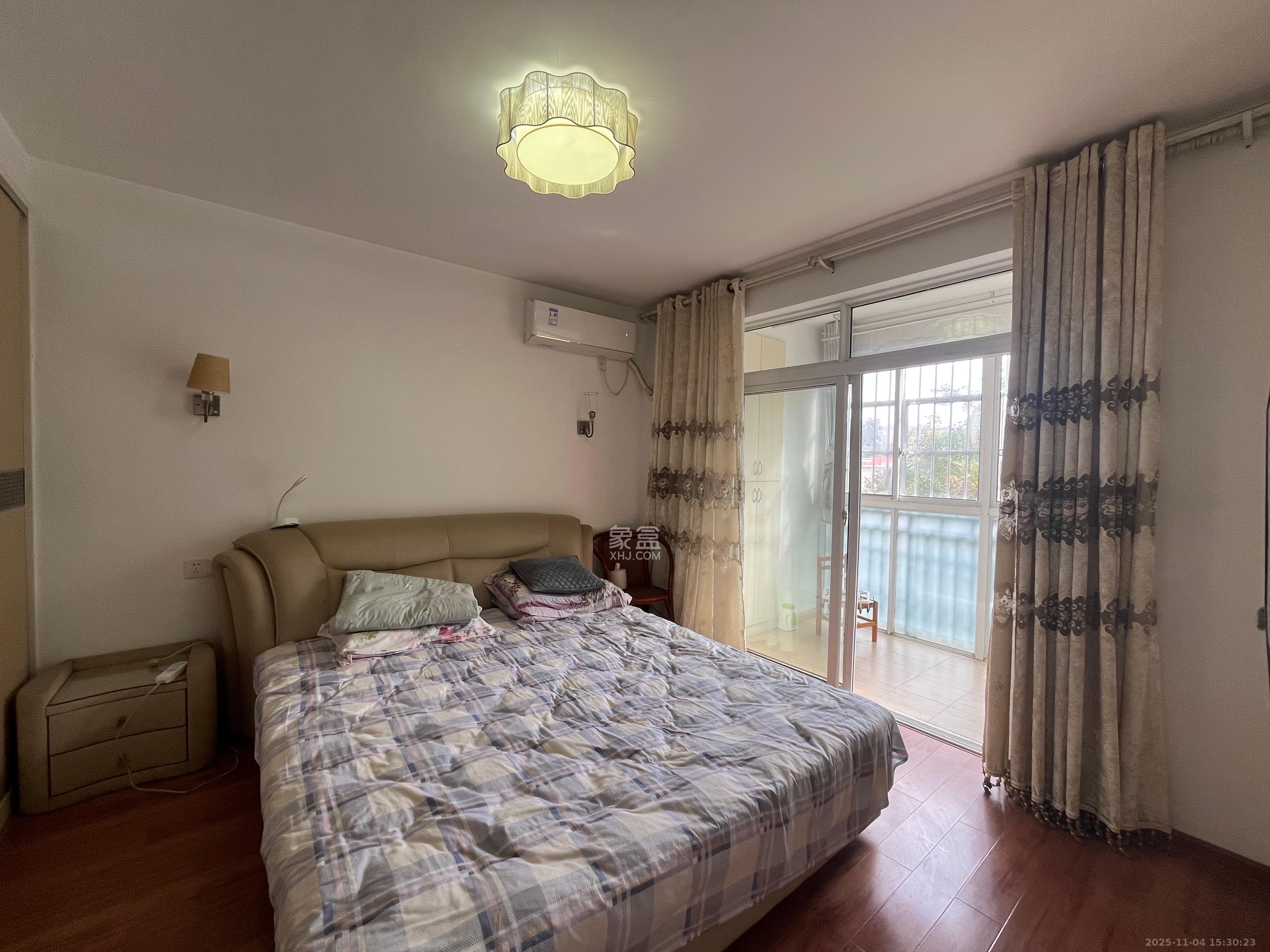 东岸锦城(东方人家)  3室1厅1卫    1600.0元/月室内图