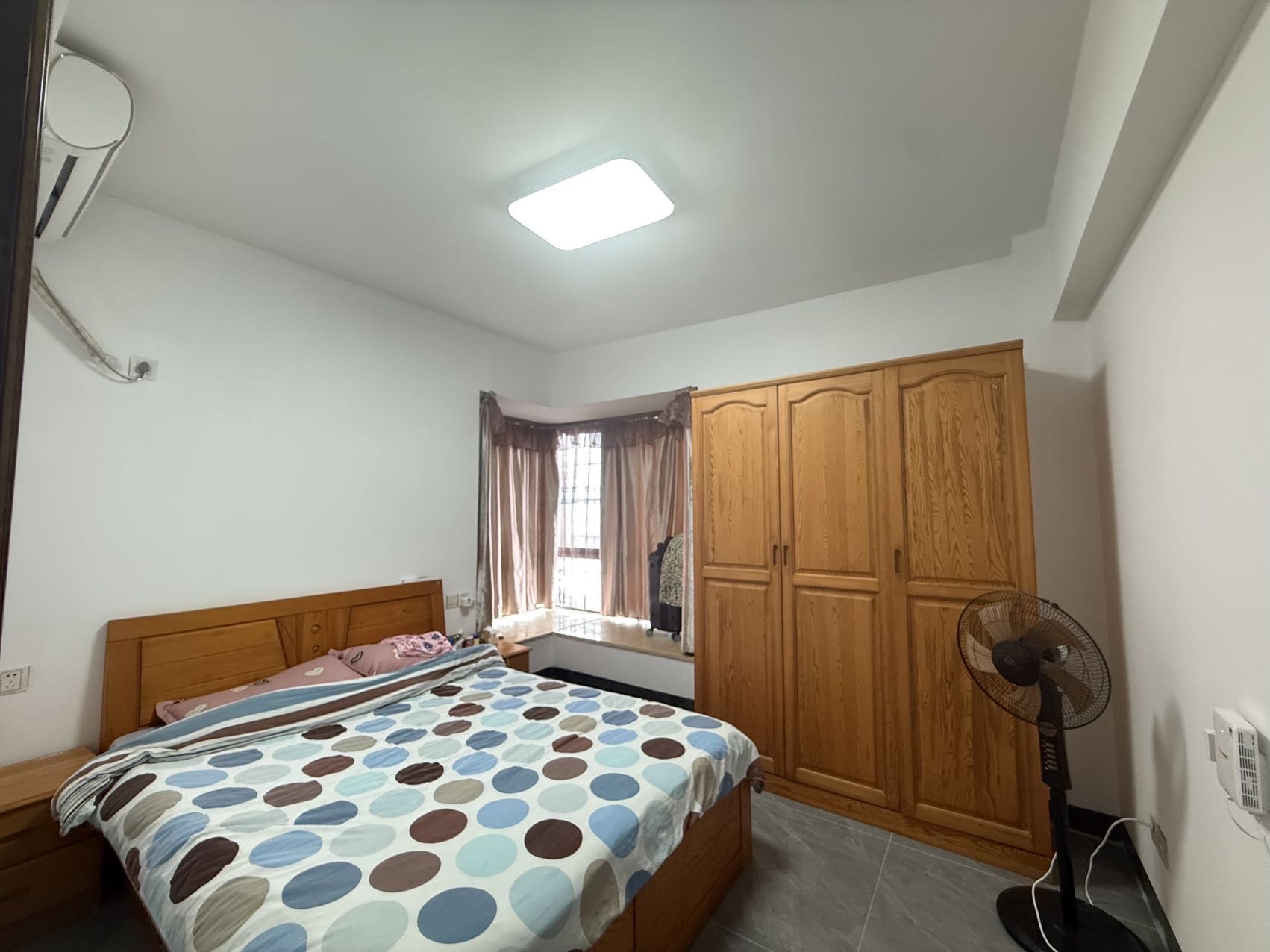 九九华府（一期）  1室0厅0卫    109.0万客厅