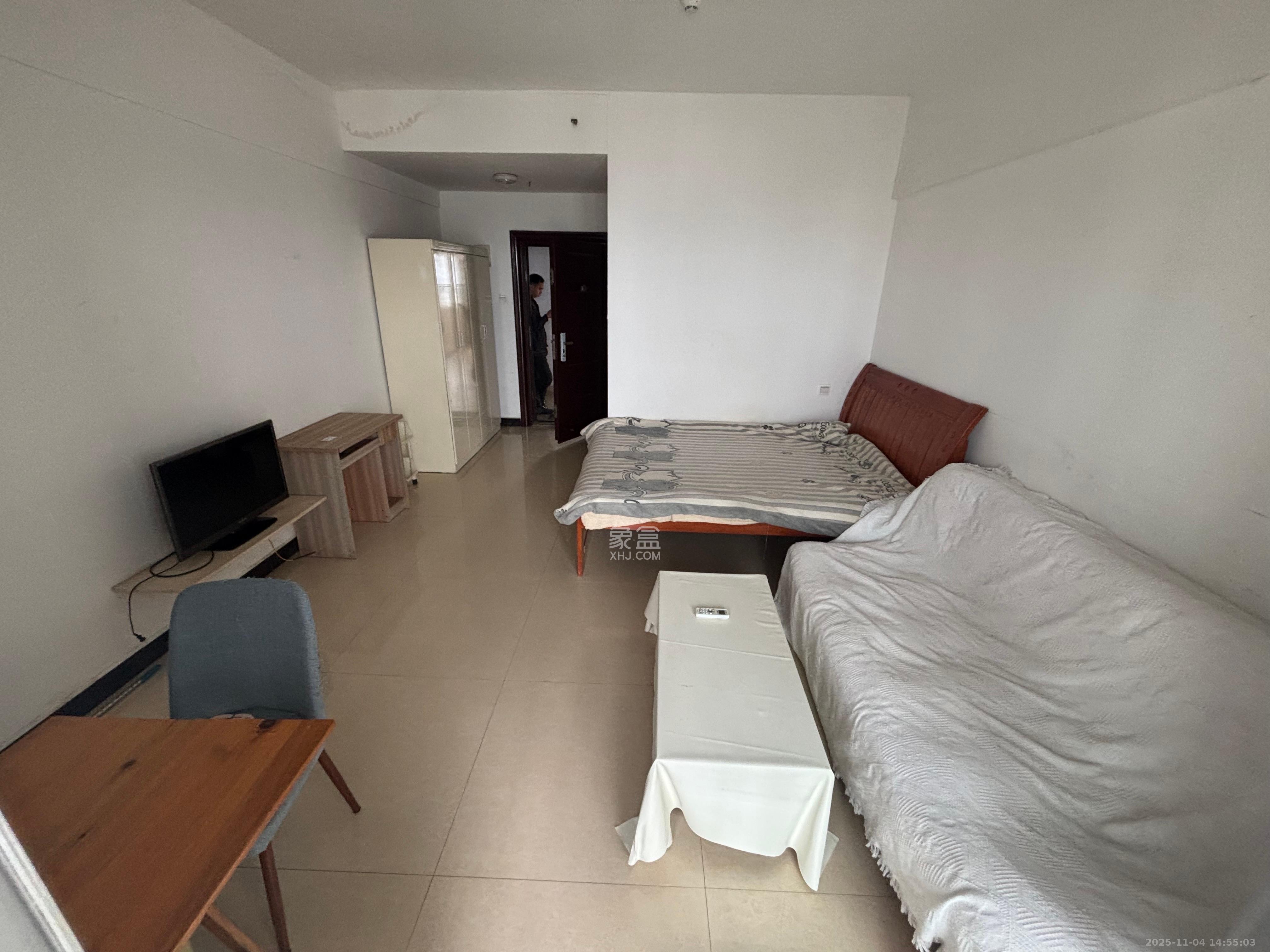 观湖公寓  1室1厅1卫    1500.0元/月