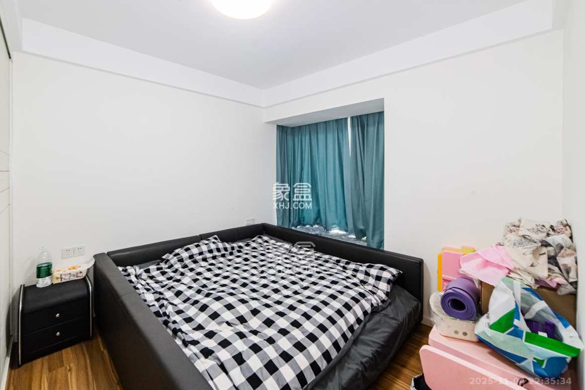 北辰三角洲D2区 4室2厅1卫 185.0万 北辰三角洲D2区 4室2厅1卫 185.0万卧室