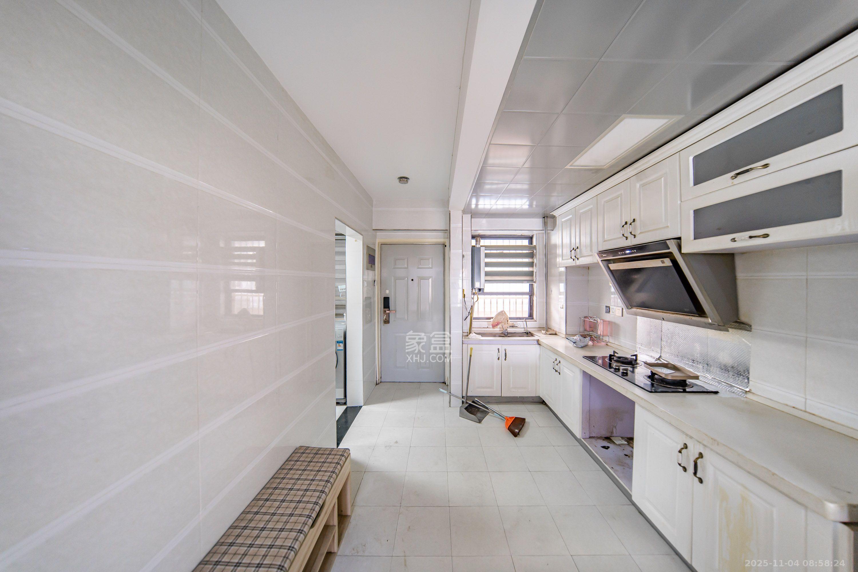 阳光100二期  1室1厅1卫    1680.0元/月室内图