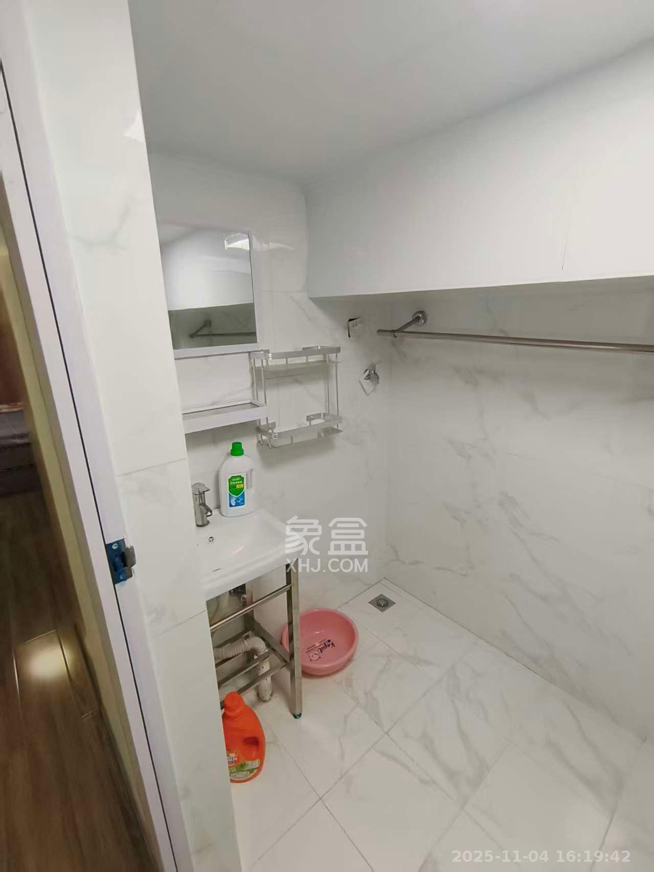 弘坤云寓 1室1厅1卫 1700.0元/月 弘坤云寓 1室1厅1卫 1700.0元/月室内图