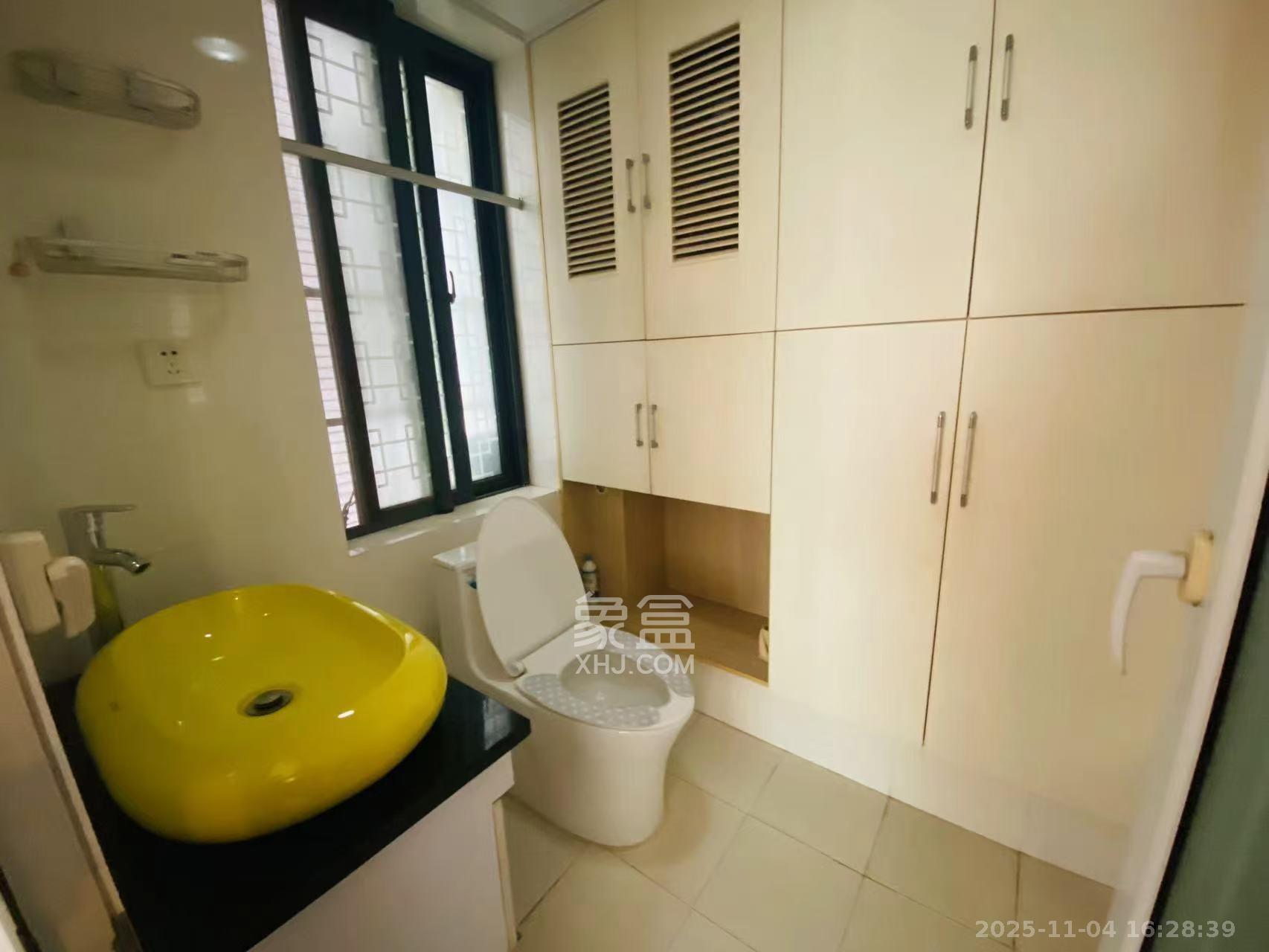 长房东郡  3室2厅2卫    2600.0元/月室内图