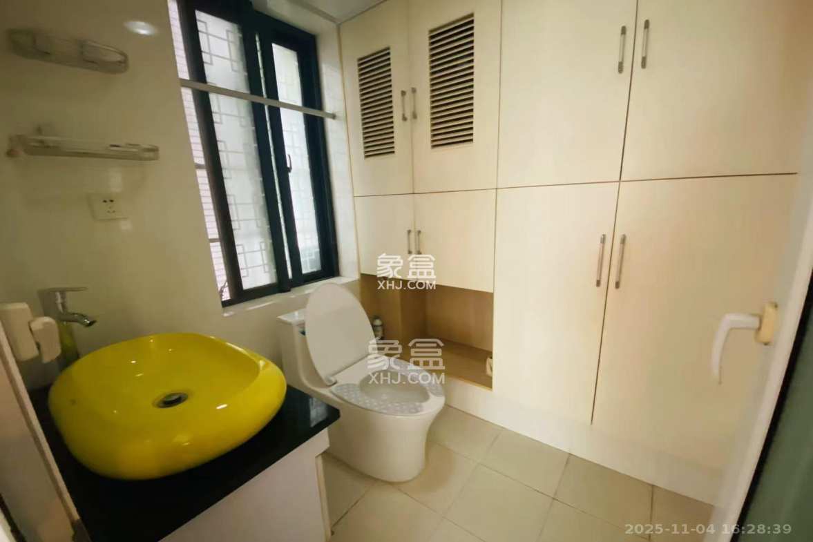 长房东郡 3室2厅2卫 2600.0元/月 长房东郡 3室2厅2卫 2600.0元/月室内图