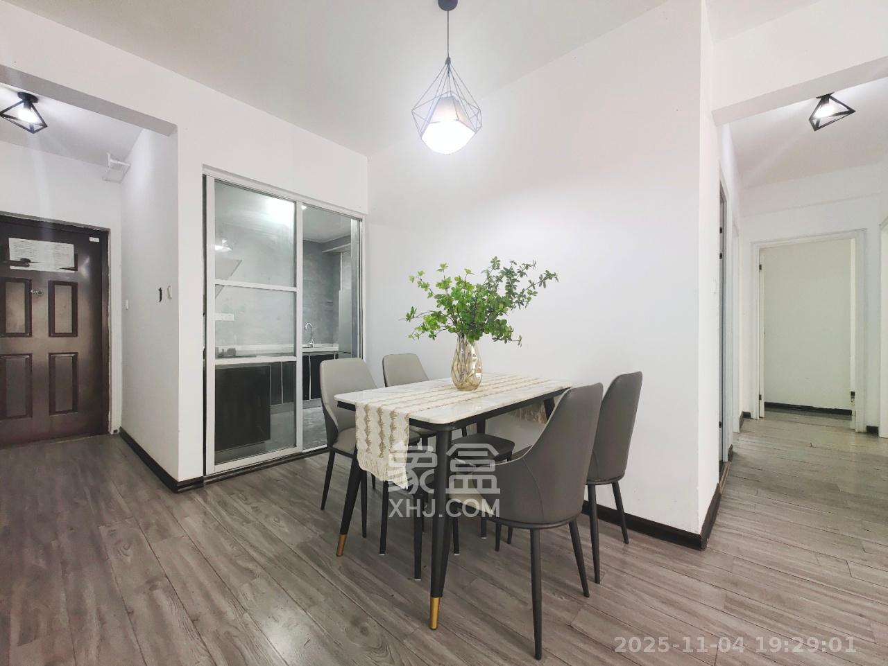 保利香槟国际 1室0厅0卫 2200.0元/月 保利香槟国际 1室0厅0卫 2200.0元/月室内图