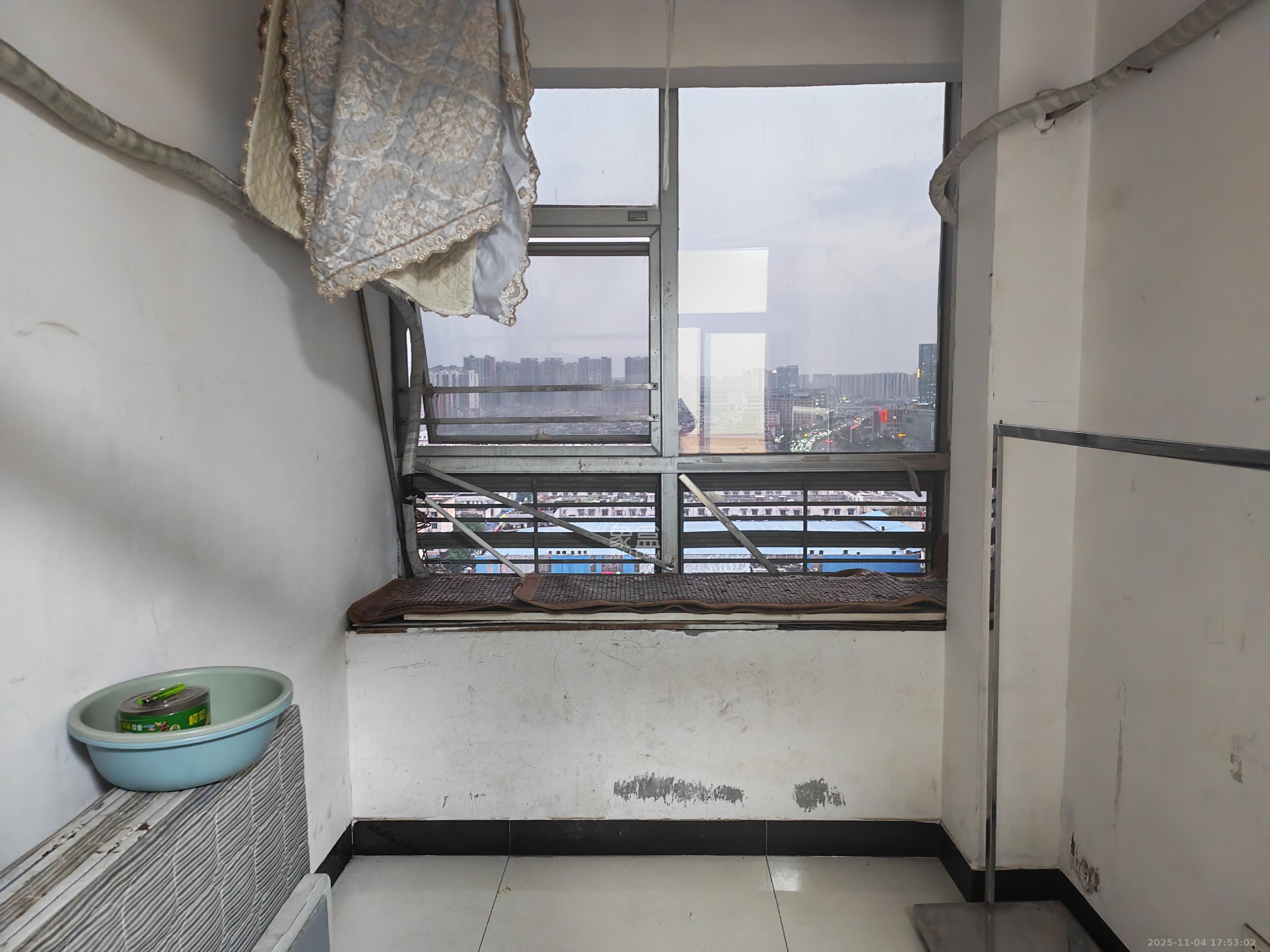 红星国际星城  2室1厅1卫    1700.0元/月室内图