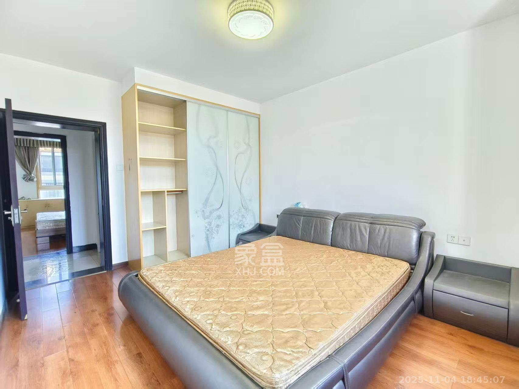 山水湾 2室2厅1卫 1300.0元/月 山水湾 2室2厅1卫 1300.0元/月室内图