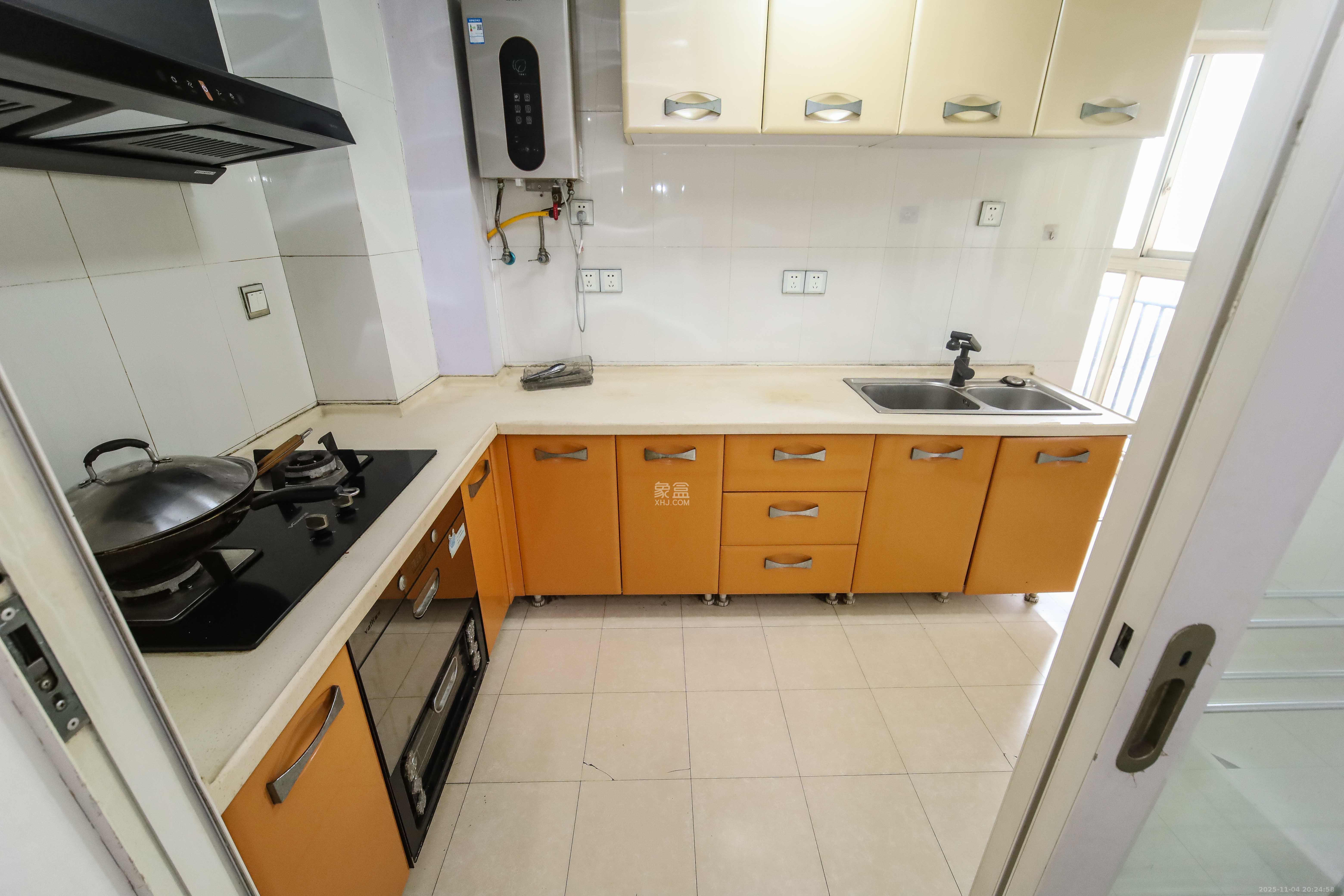 浏阳河畔家园  3室2厅1卫    94.0万厨房