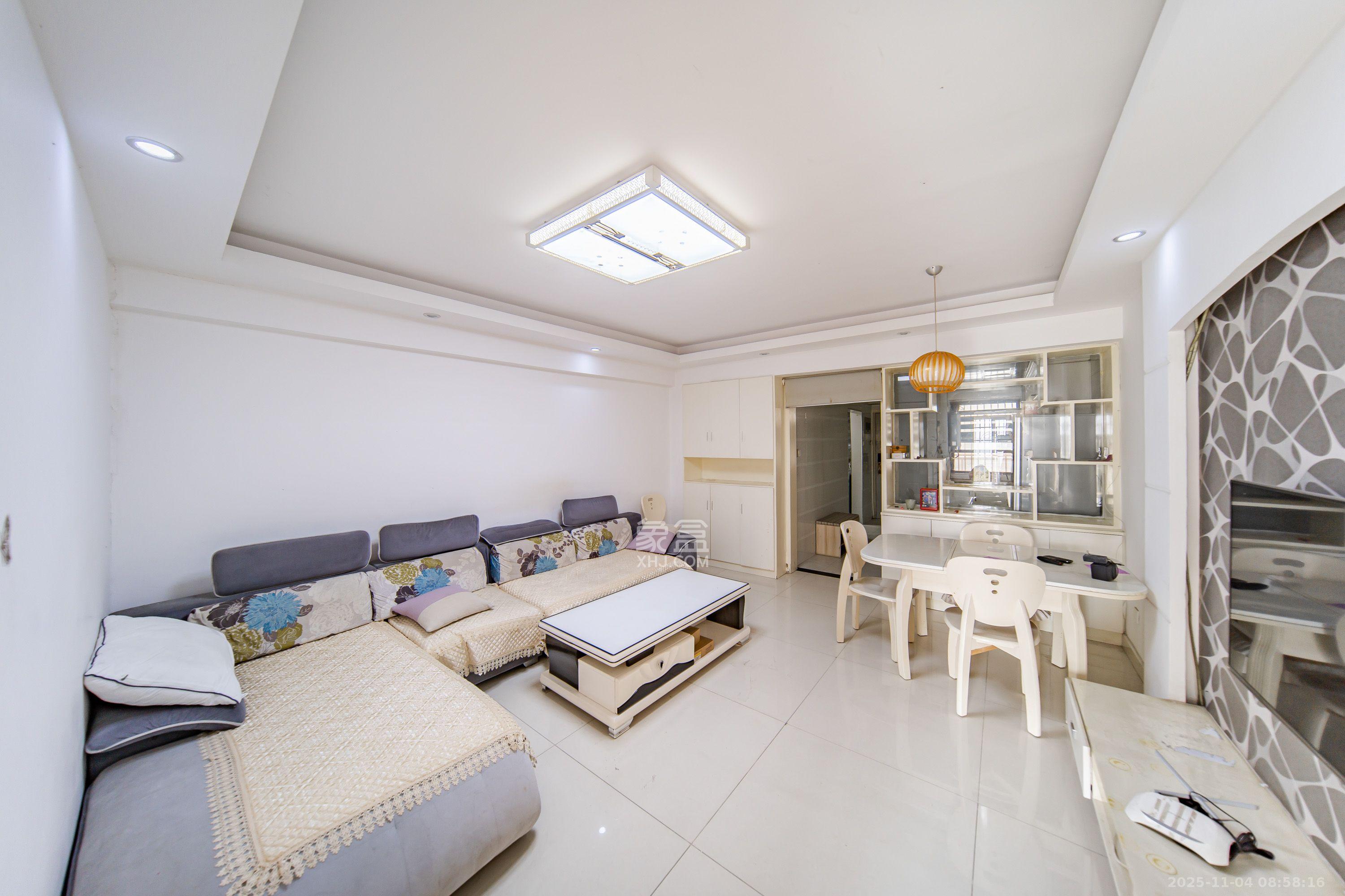 阳光100二期  1室1厅1卫    1680.0元/月室内图