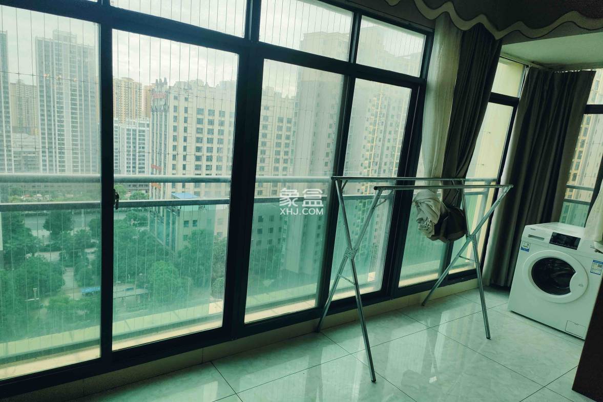 西子莲花 3室3厅2卫 2500.0元/月 西子莲花 3室3厅2卫 2500.0元/月室内图