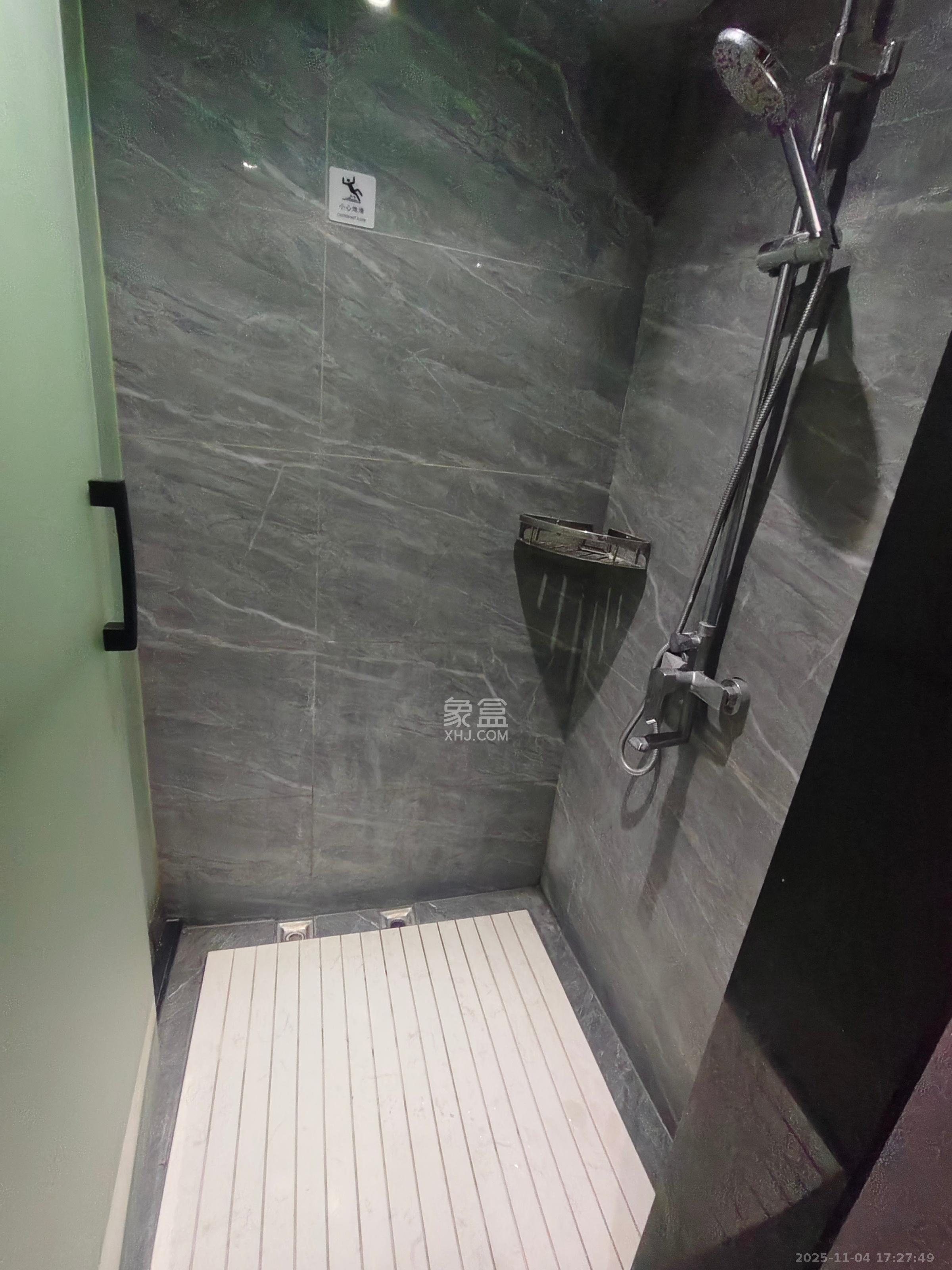 保利香槟国际 1室1厅1卫 1200.0元/月 保利香槟国际 1室1厅1卫 1200.0元/月室内图