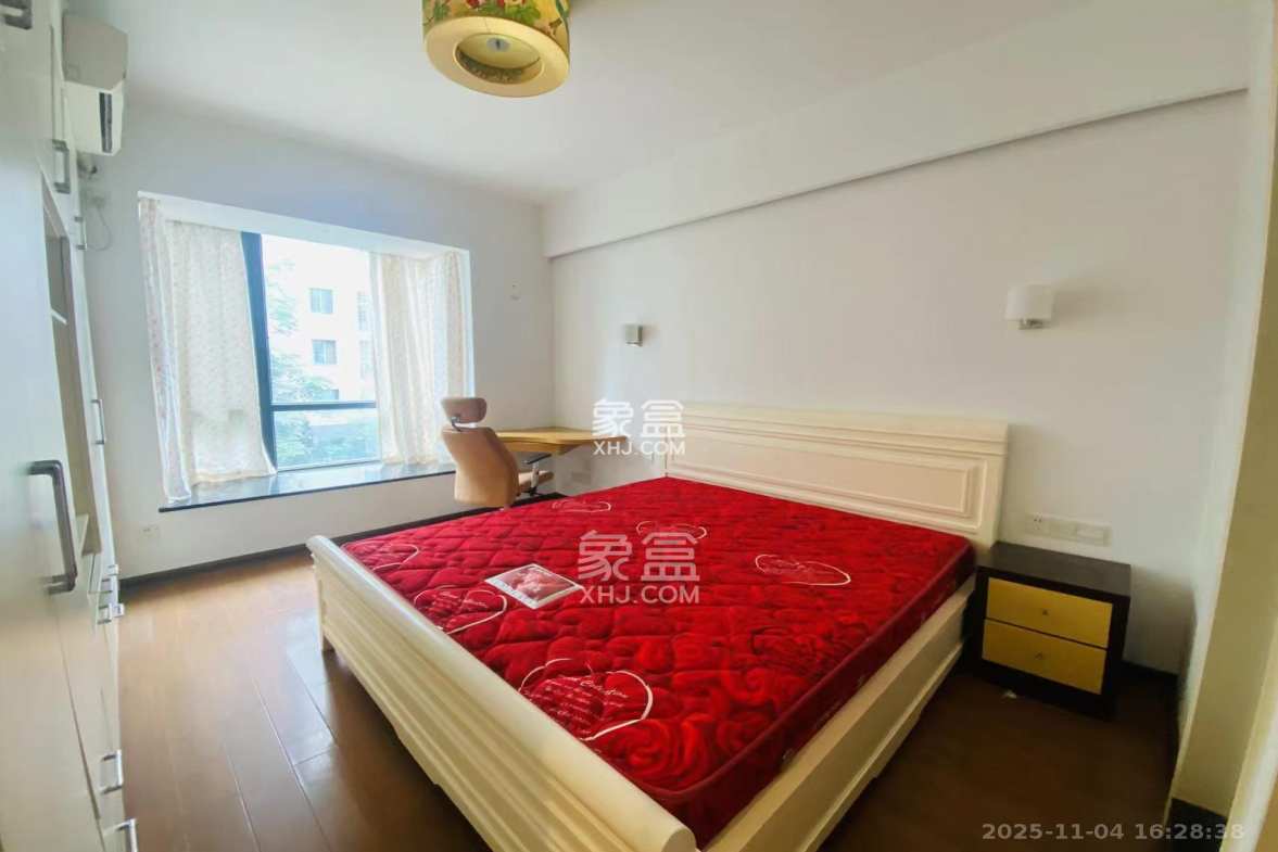 长房东郡 3室2厅2卫 2600.0元/月 长房东郡 3室2厅2卫 2600.0元/月室内图