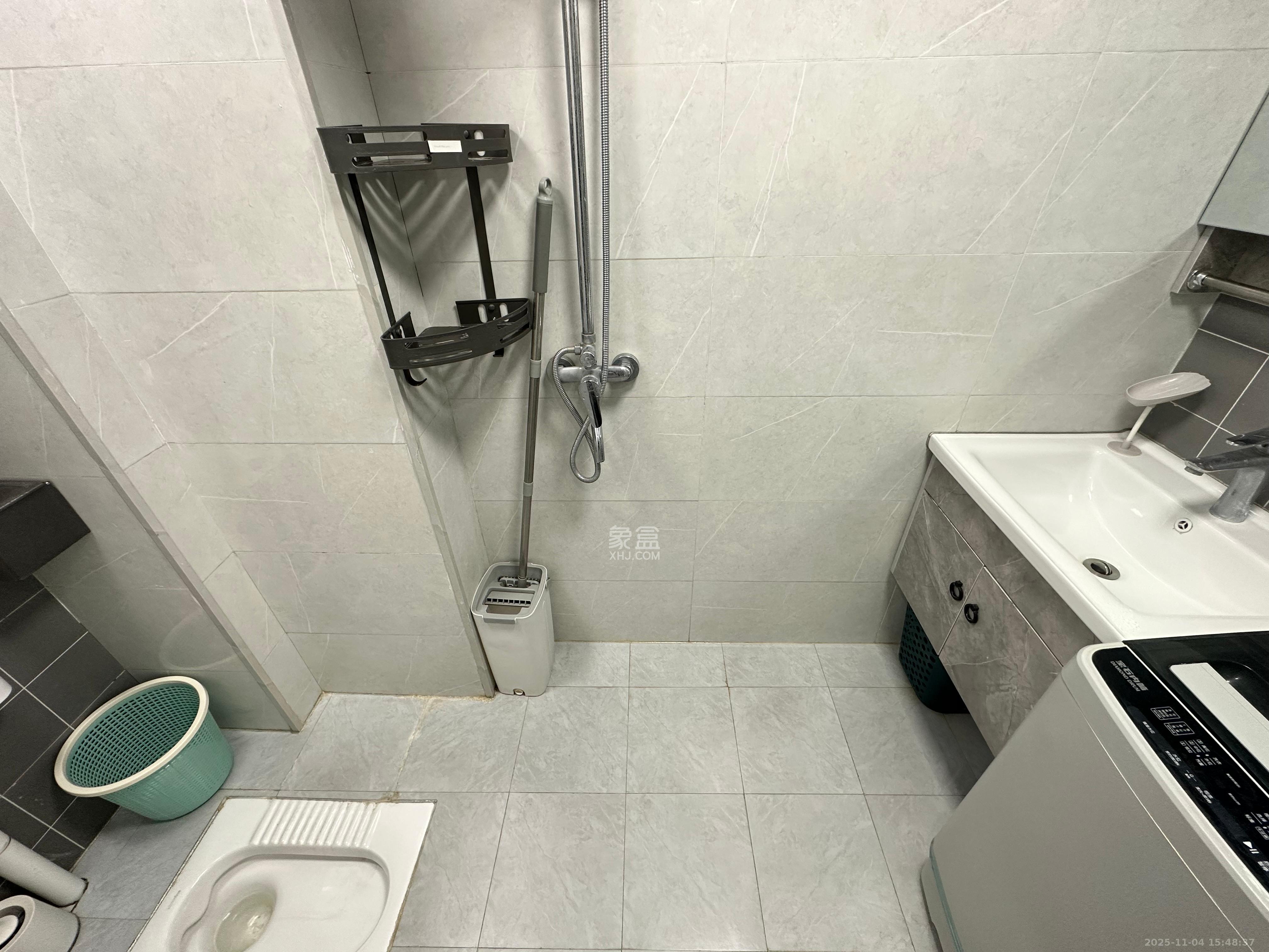 保利麓谷林语I区  1室1厅1卫    1400.0元/月室内图