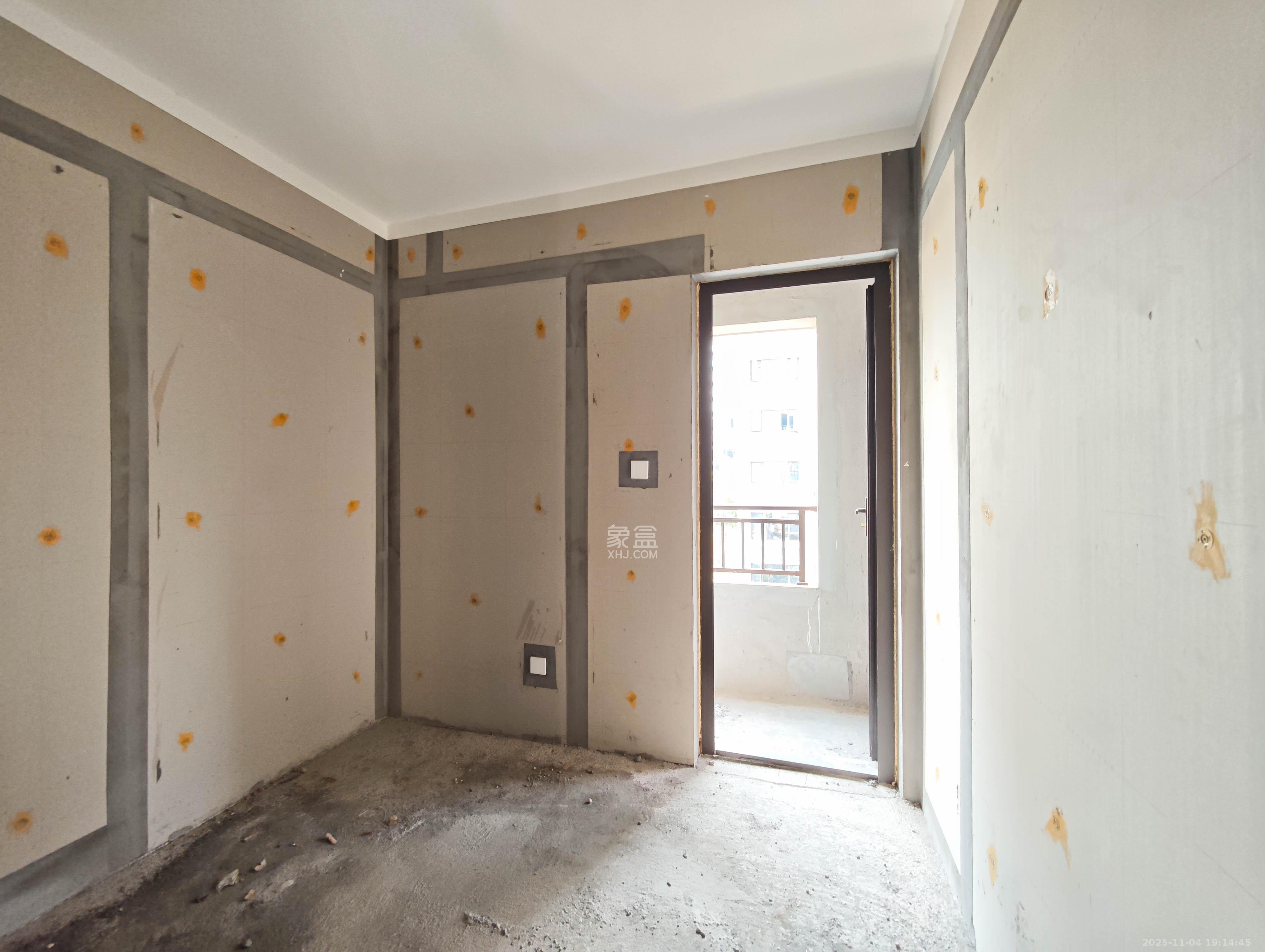 保利城（中航城国际社区、郡原美村）  4室2厅2卫    148.0万卧室