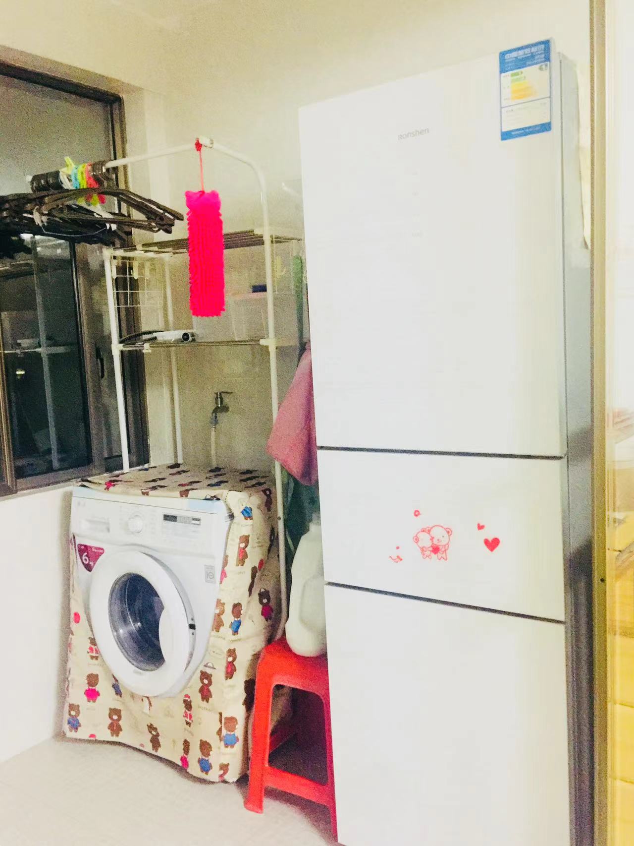 华林广场 2室1厅1卫 2500.0元/月 华林广场 2室1厅1卫 2500.0元/月室内图