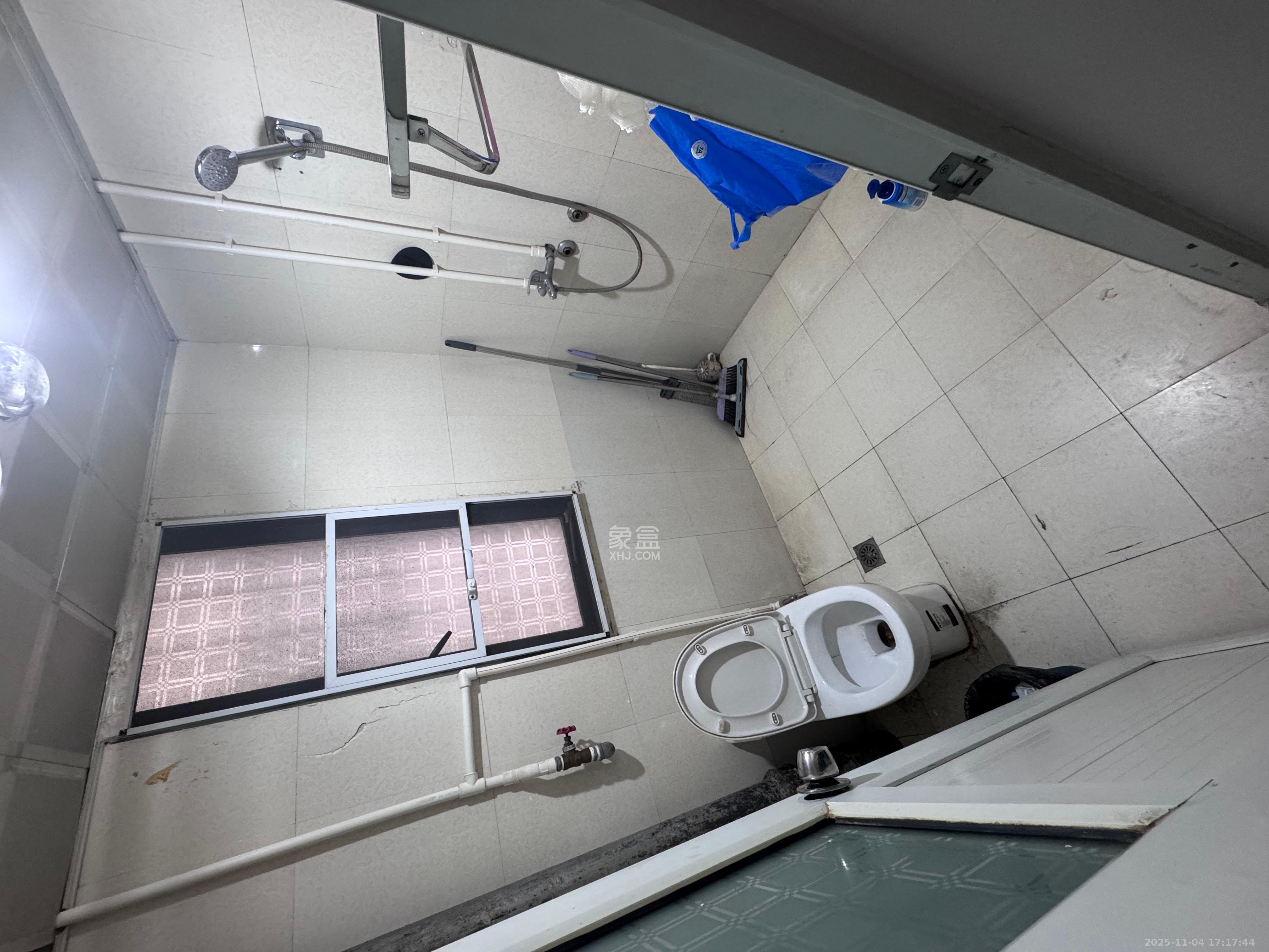 湖商住宅楼 1室1厅1卫 800.0元/月 湖商住宅楼 1室1厅1卫 800.0元/月室内图