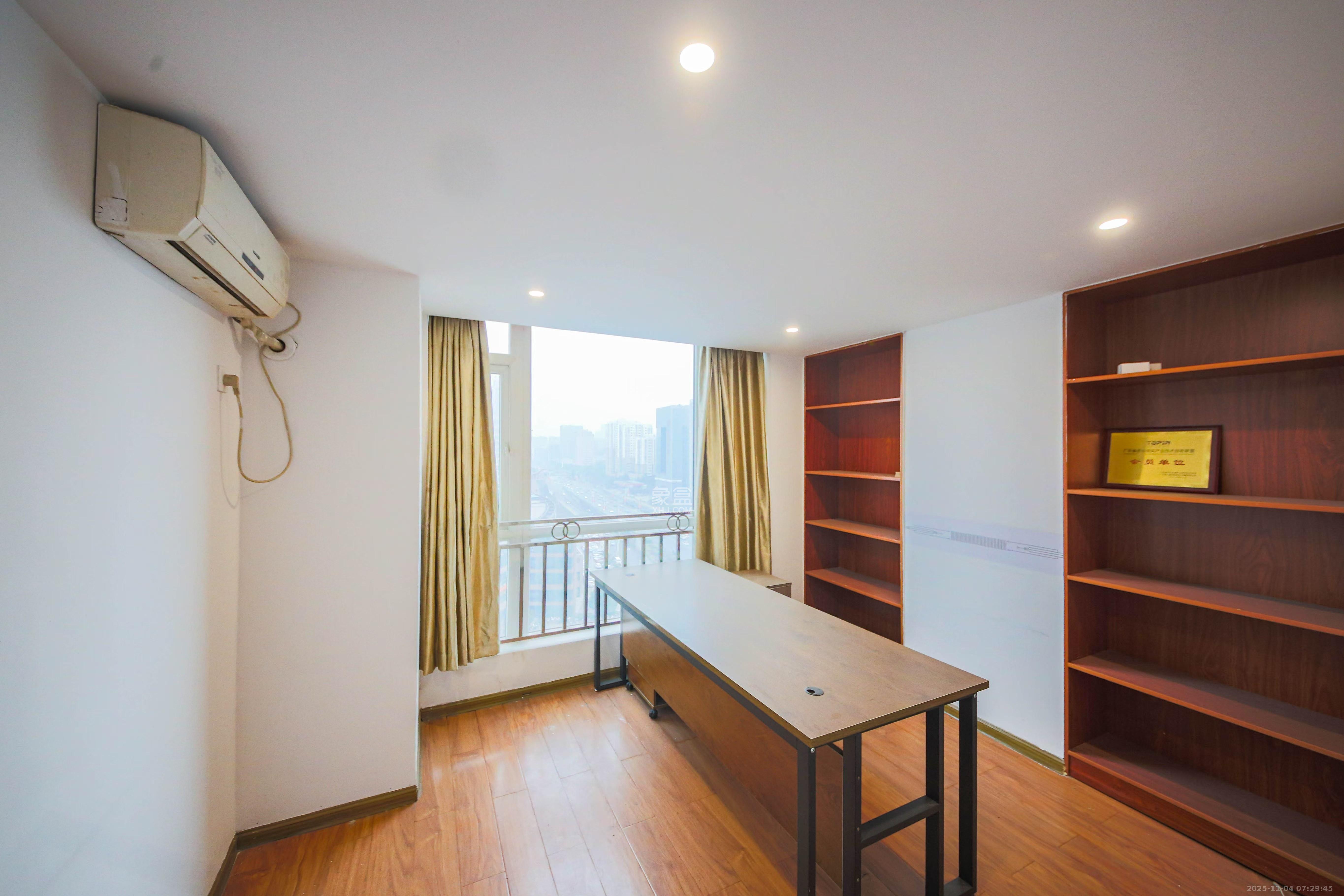 长城华都  1室2厅1卫    3200.0元/月室内图