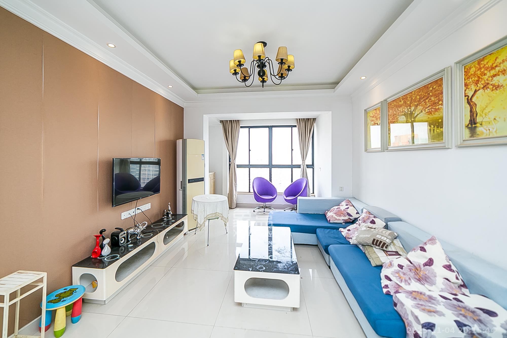 建发汇金国际 3室2厅1卫 142.0万 建发汇金国际 3室2厅1卫 142.0万客厅