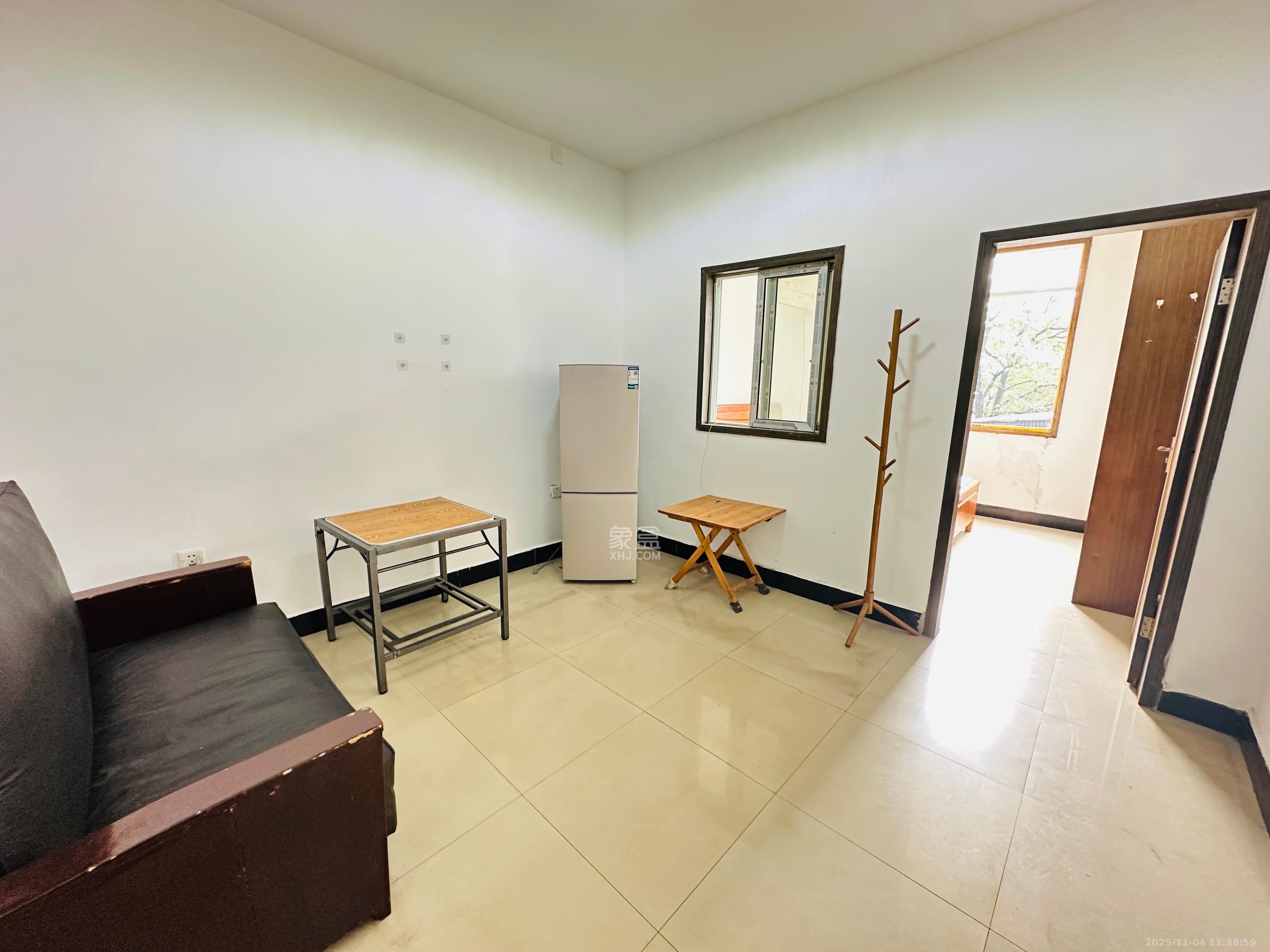 宝塔山私房散盘 1室1厅1卫 1100.0元/月 宝塔山私房散盘 1室1厅1卫 1100.0元/月室内图