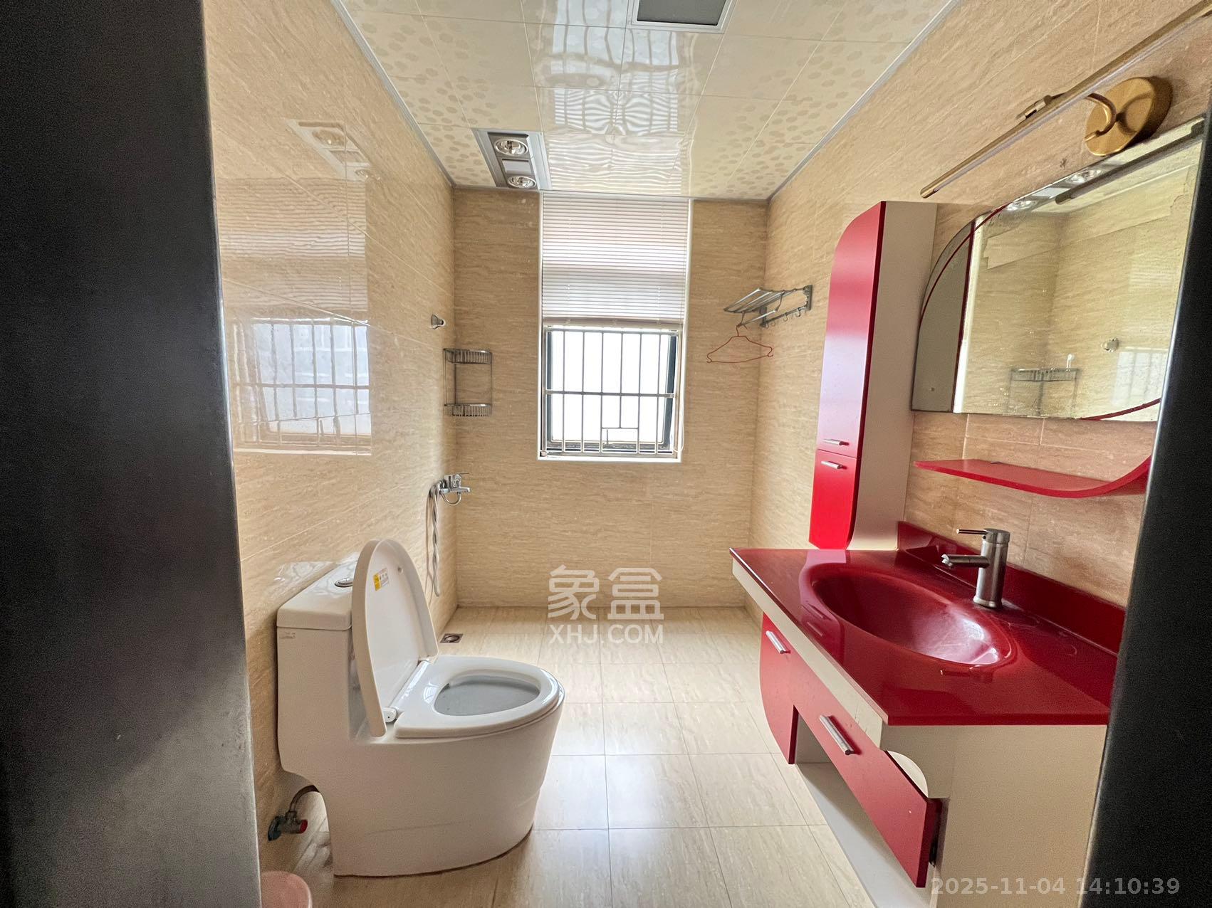 湘江世纪城咏江苑  3室2厅2卫    2400.0元/月室内图