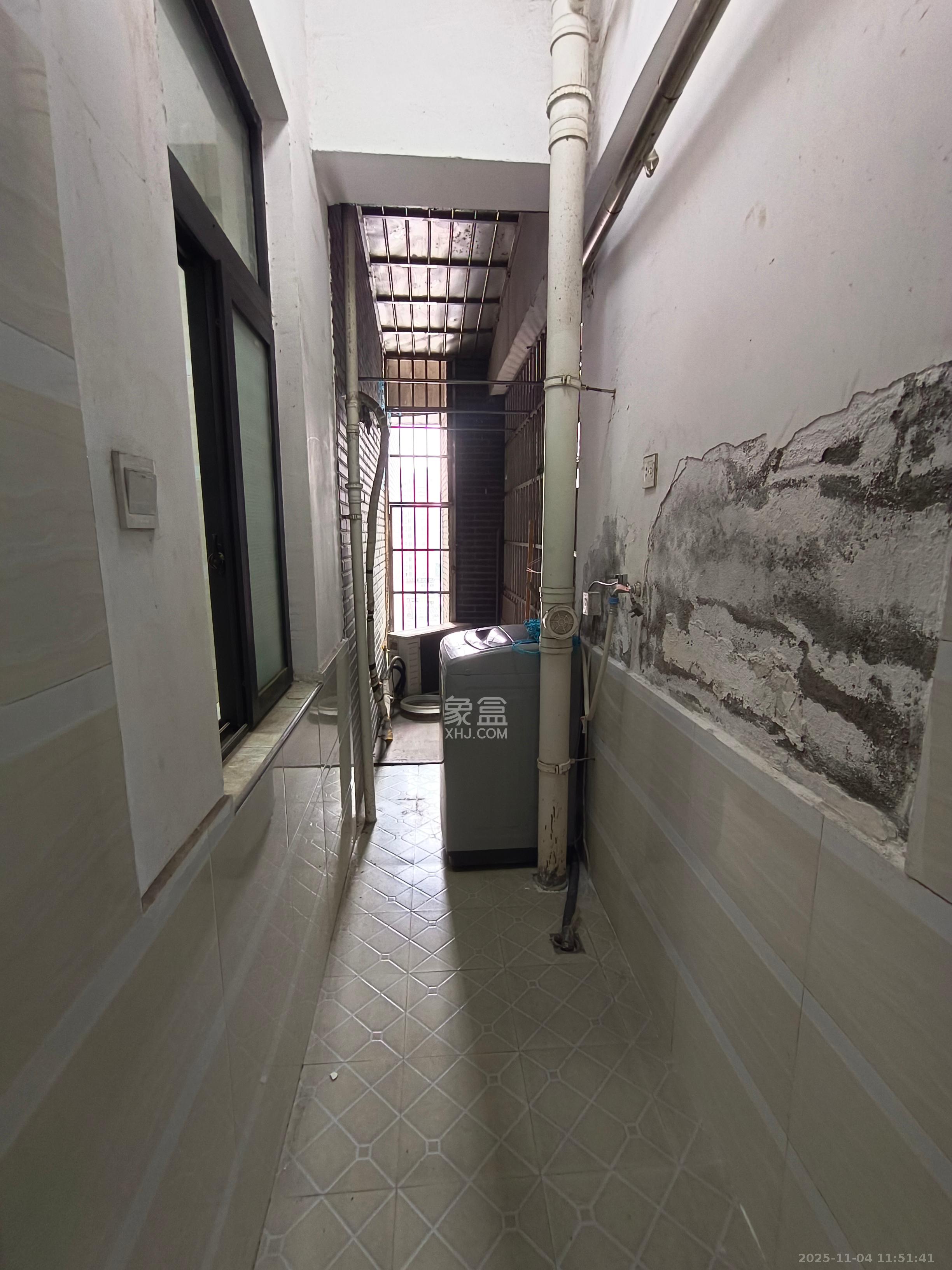 红树湾 2室2厅1卫 1600.0元/月 红树湾 2室2厅1卫 1600.0元/月室内图