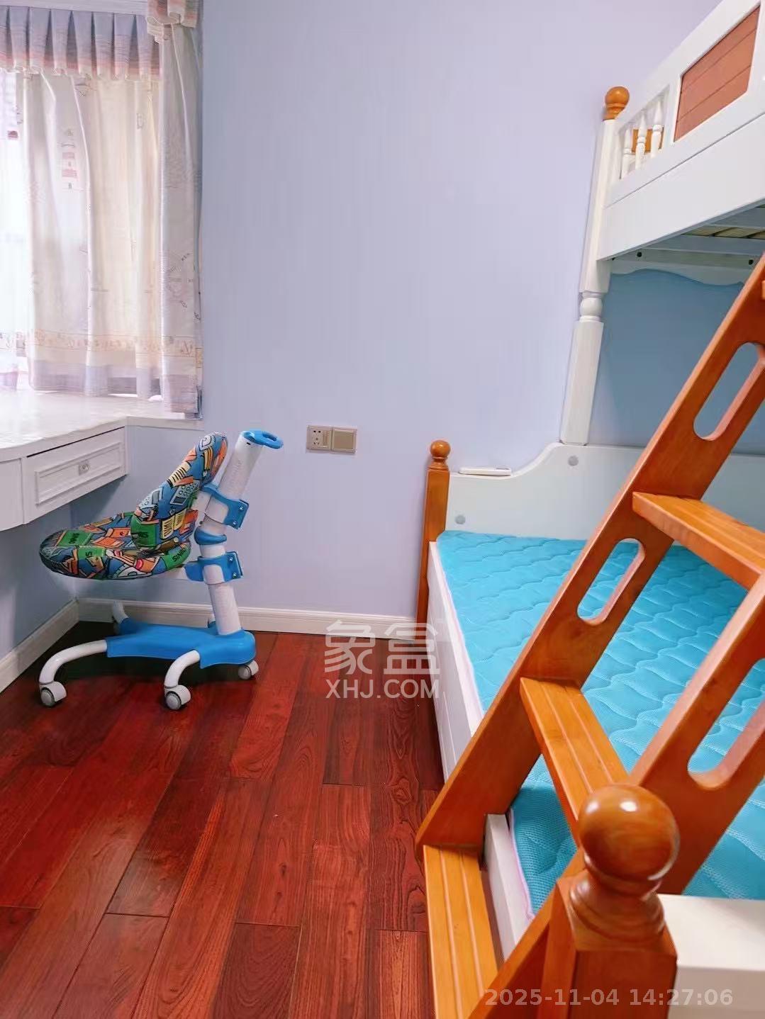 深业睿城  2室2厅1卫    2400.0元/月室内图