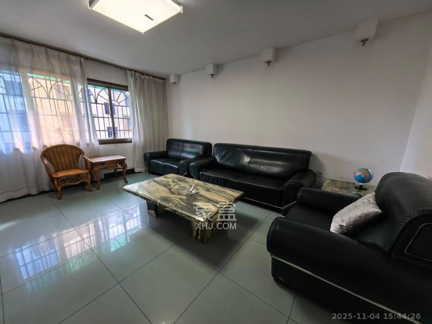 南明苑西区 4室2厅2卫 2100.0元/月 南明苑西区 4室2厅2卫 2100.0元/月室内图