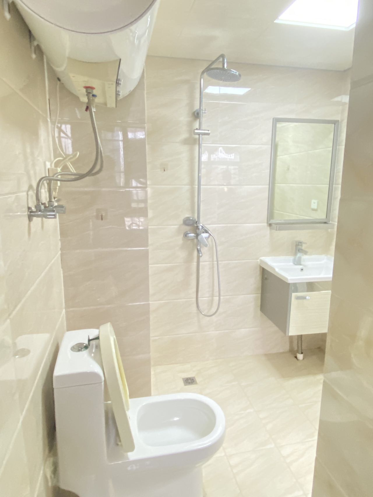 海阔天空-国瑞城四期(爵仕苑) 1室0厅1卫 2000.0元/月 海阔天空-国瑞城四期(爵仕苑) 1室0厅1卫 2000.0元/月室内图