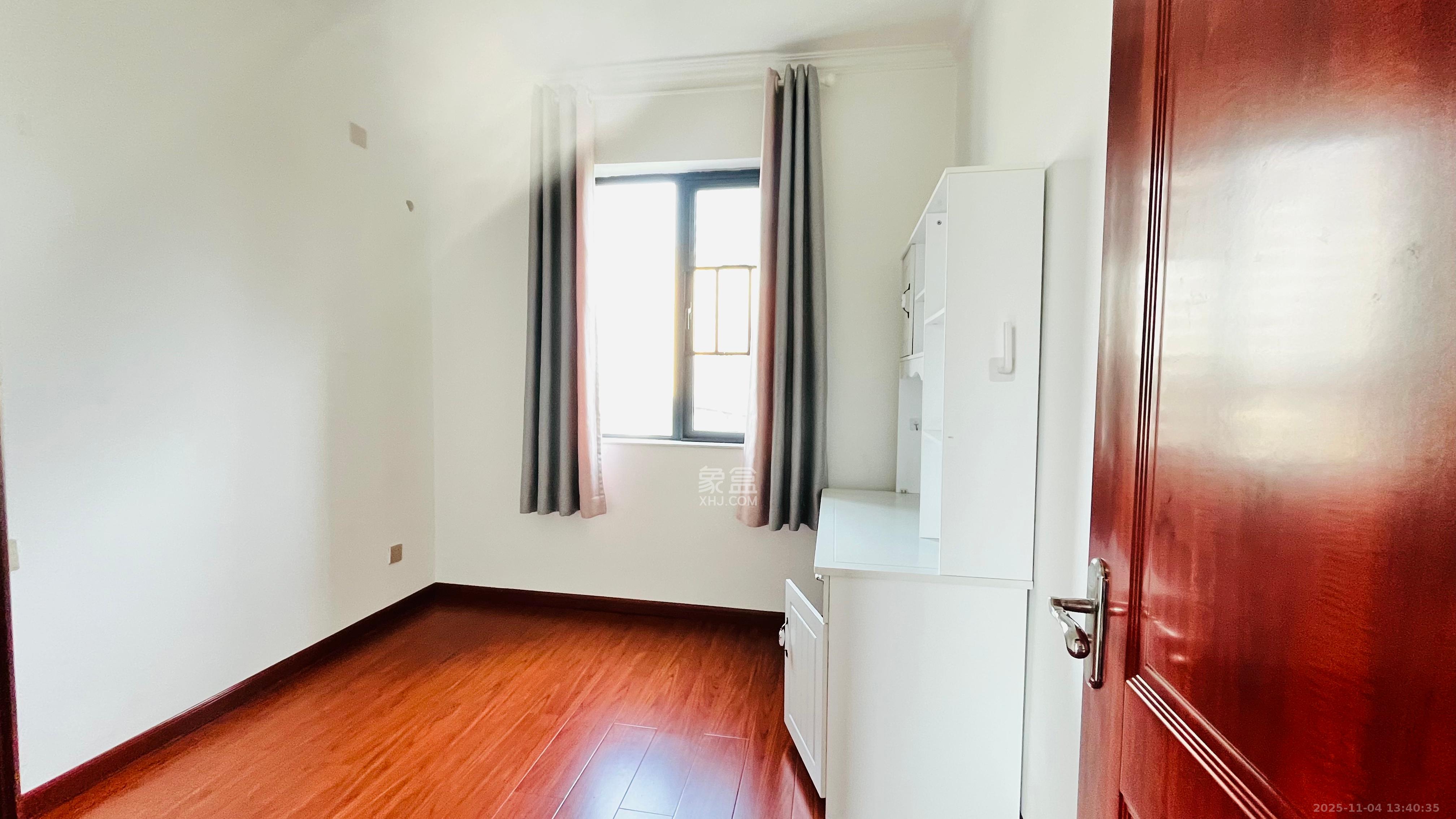 清江雅苑（江雅园）  4室2厅2卫    3800.0元/月室内图