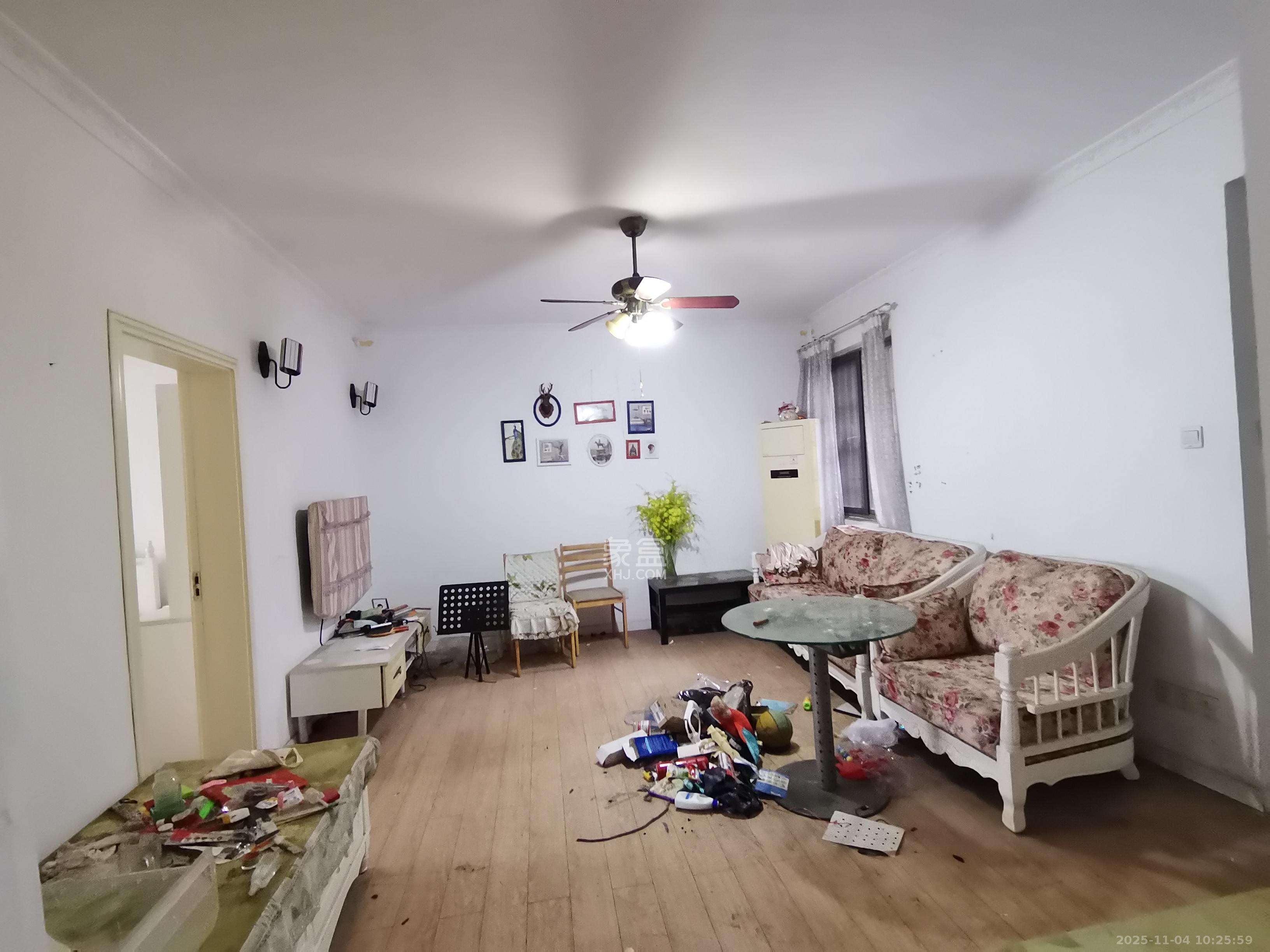 层上观邸  3室2厅1卫    2200.0元/月