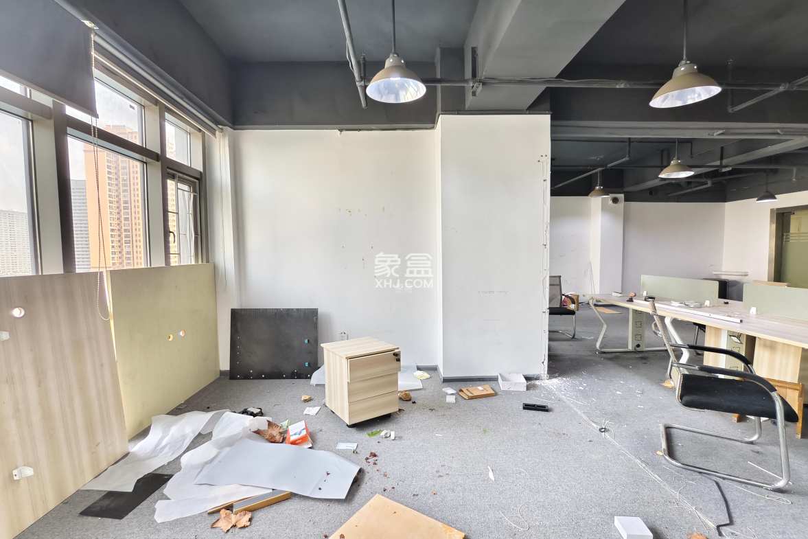 奥克斯广场 1室1厅1卫 3200.0元/月 奥克斯广场 1室1厅1卫 3200.0元/月室内图