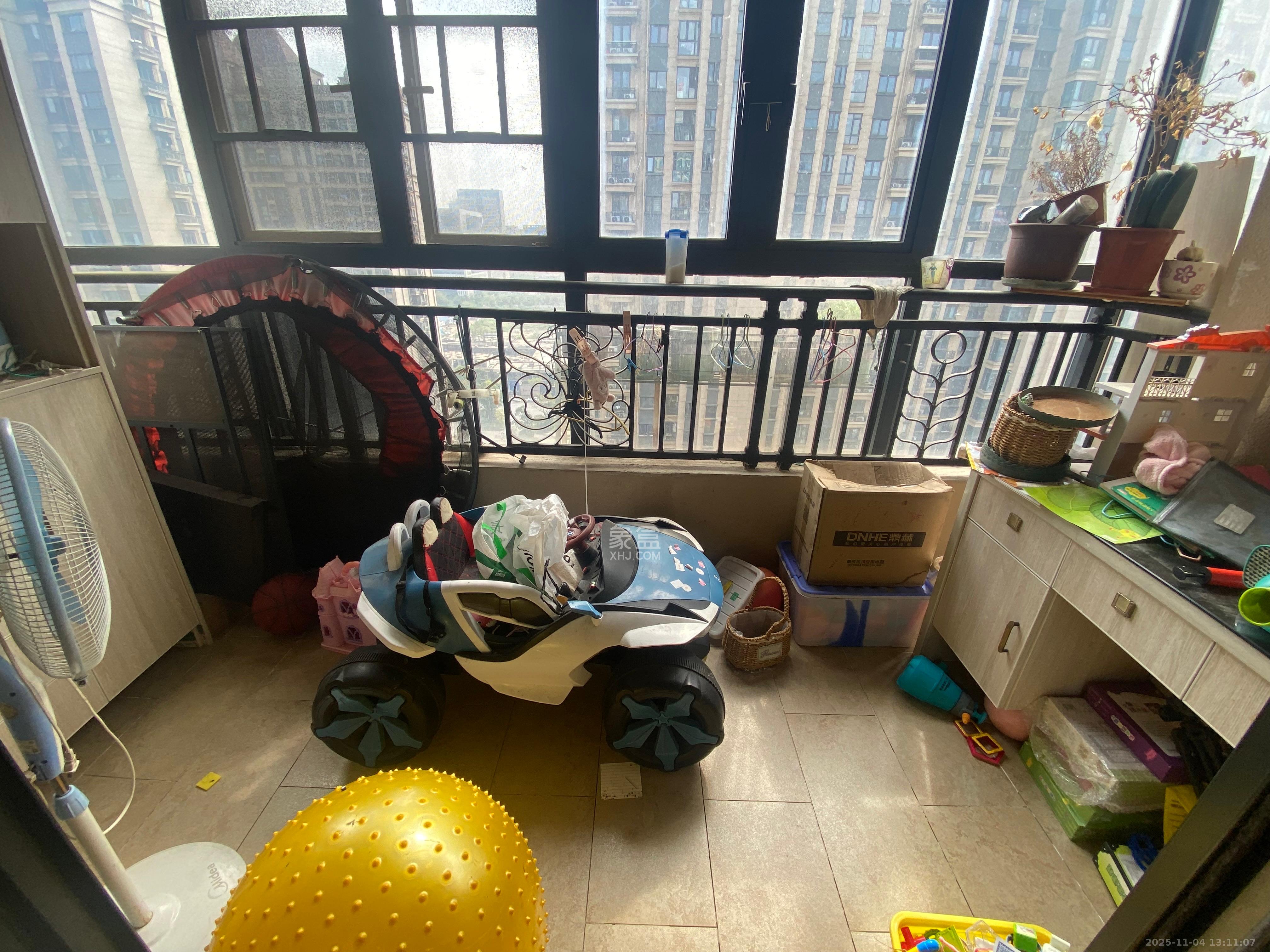 恒大国际广场  3室2厅2卫    2800.0元/月室内图