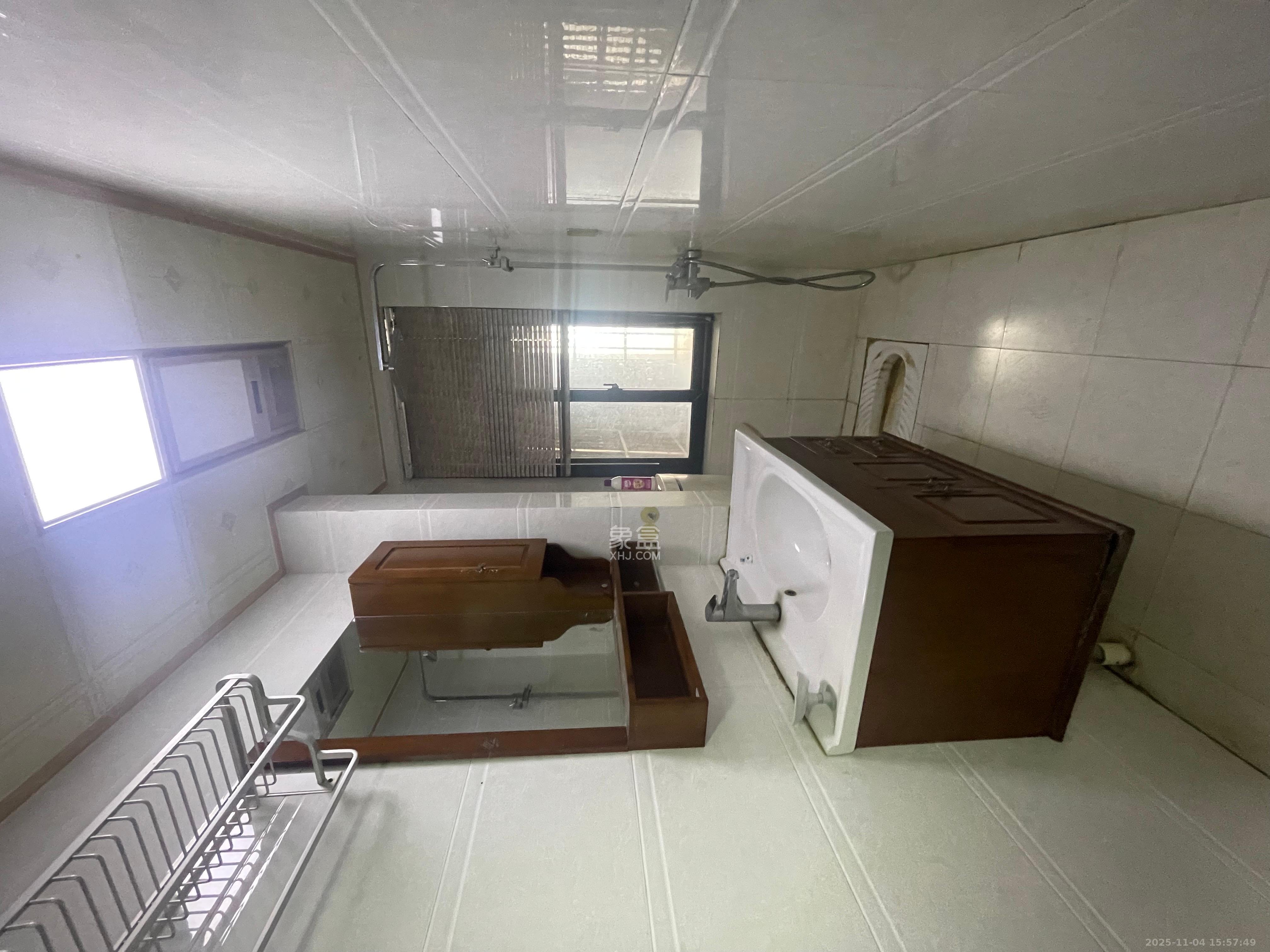 红树湾  1室1厅1卫    1300.0元/月室内图