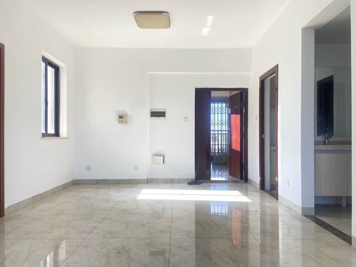 长霖繁华里 1室0厅0卫 2800.0元/月 长霖繁华里 1室0厅0卫 2800.0元/月室内图