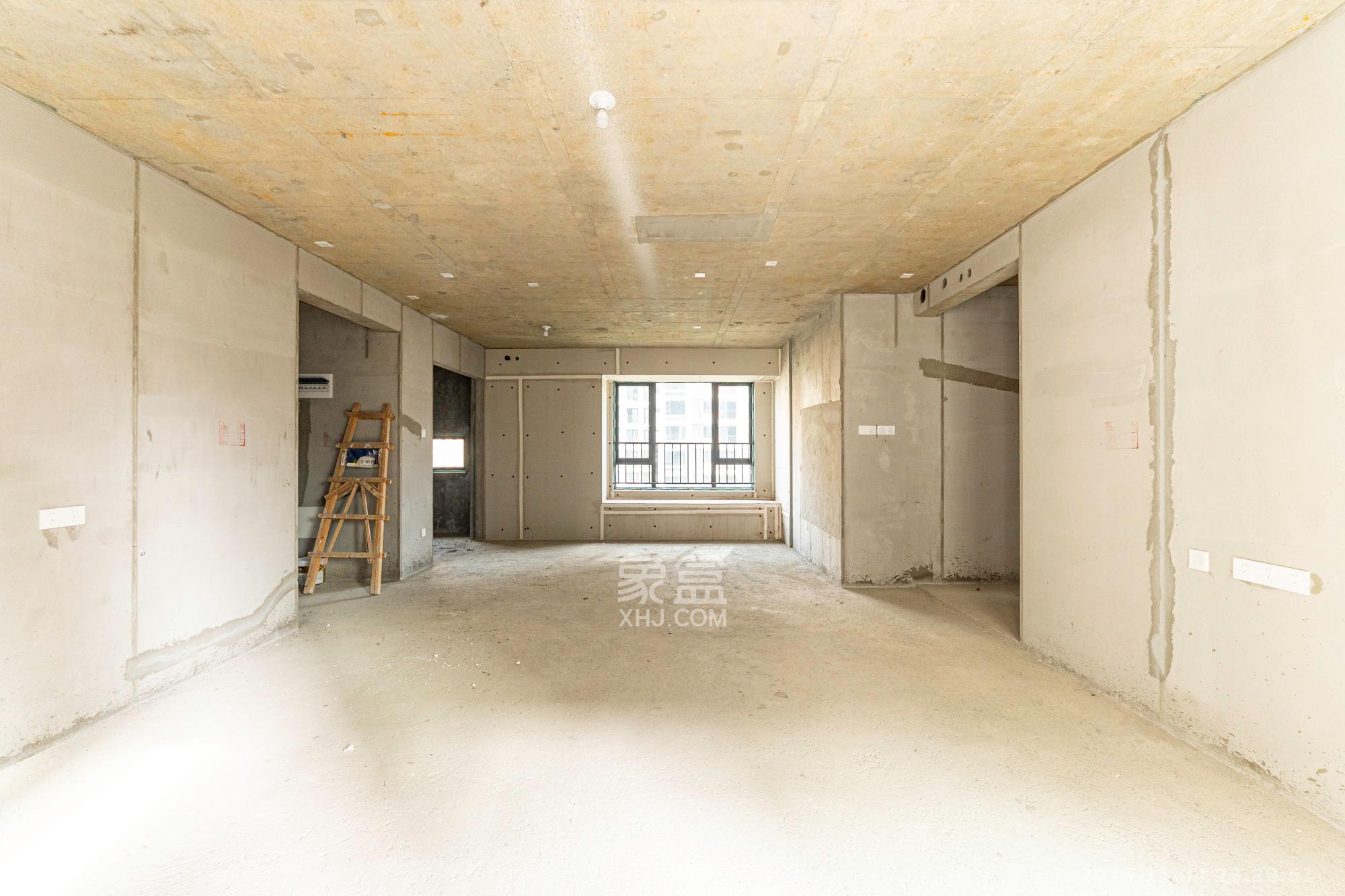 和顺府  4室2厅2卫    120.0万客厅