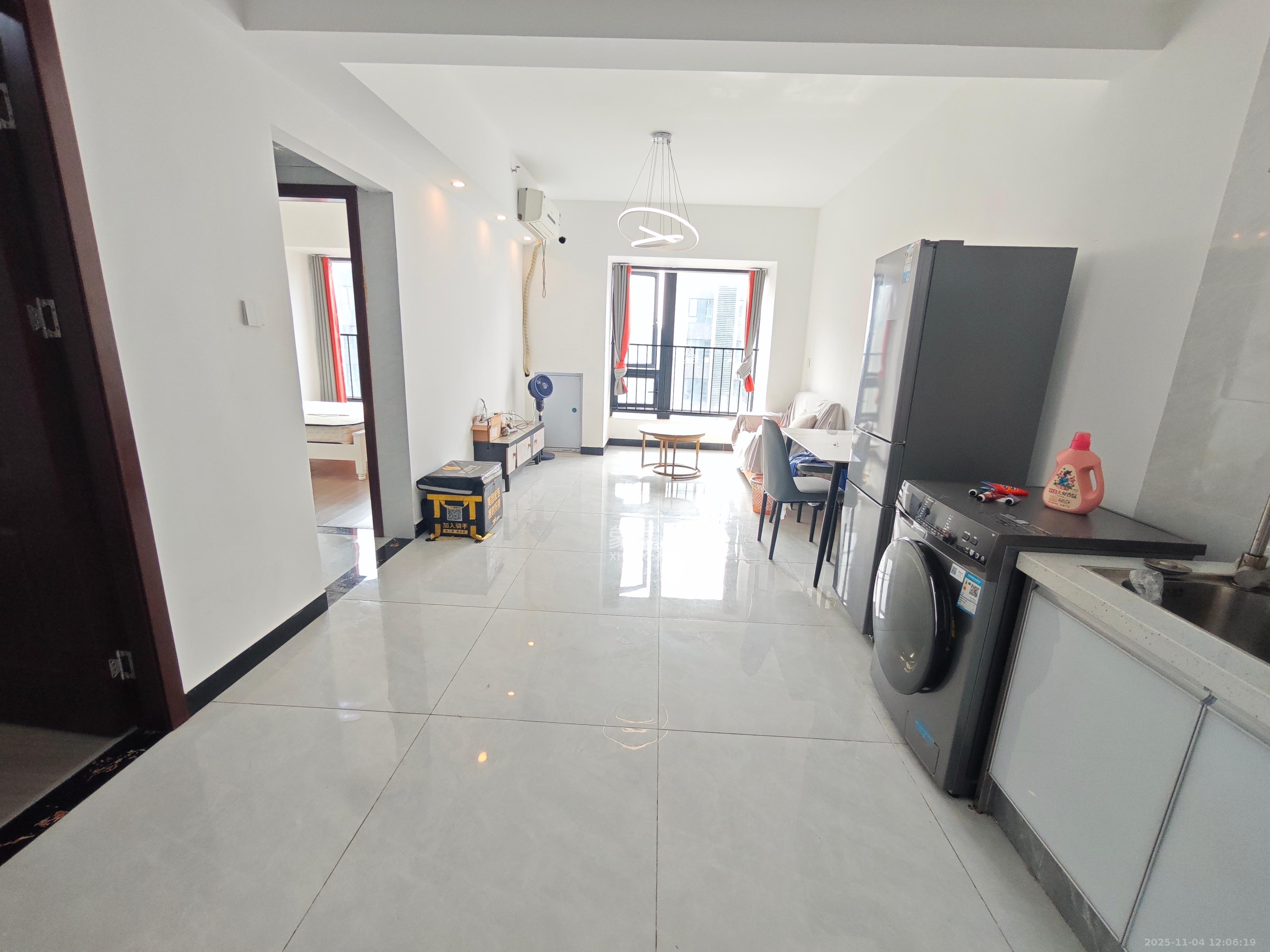 碧桂园城市之光  2室2厅1卫    2300.0元/月室内图