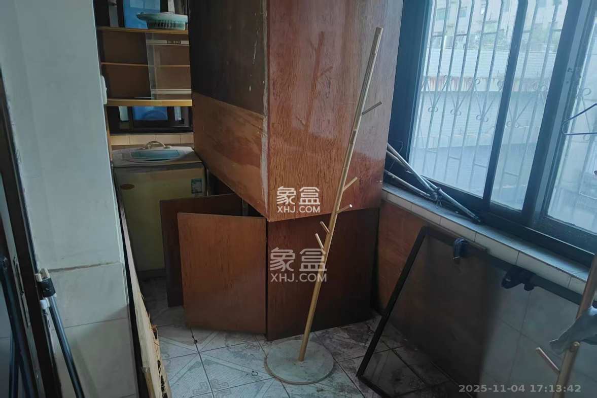 三兴公寓(三兴小区) 3室1厅1卫 2500.0元/月 三兴公寓(三兴小区) 3室1厅1卫 2500.0元/月室内图