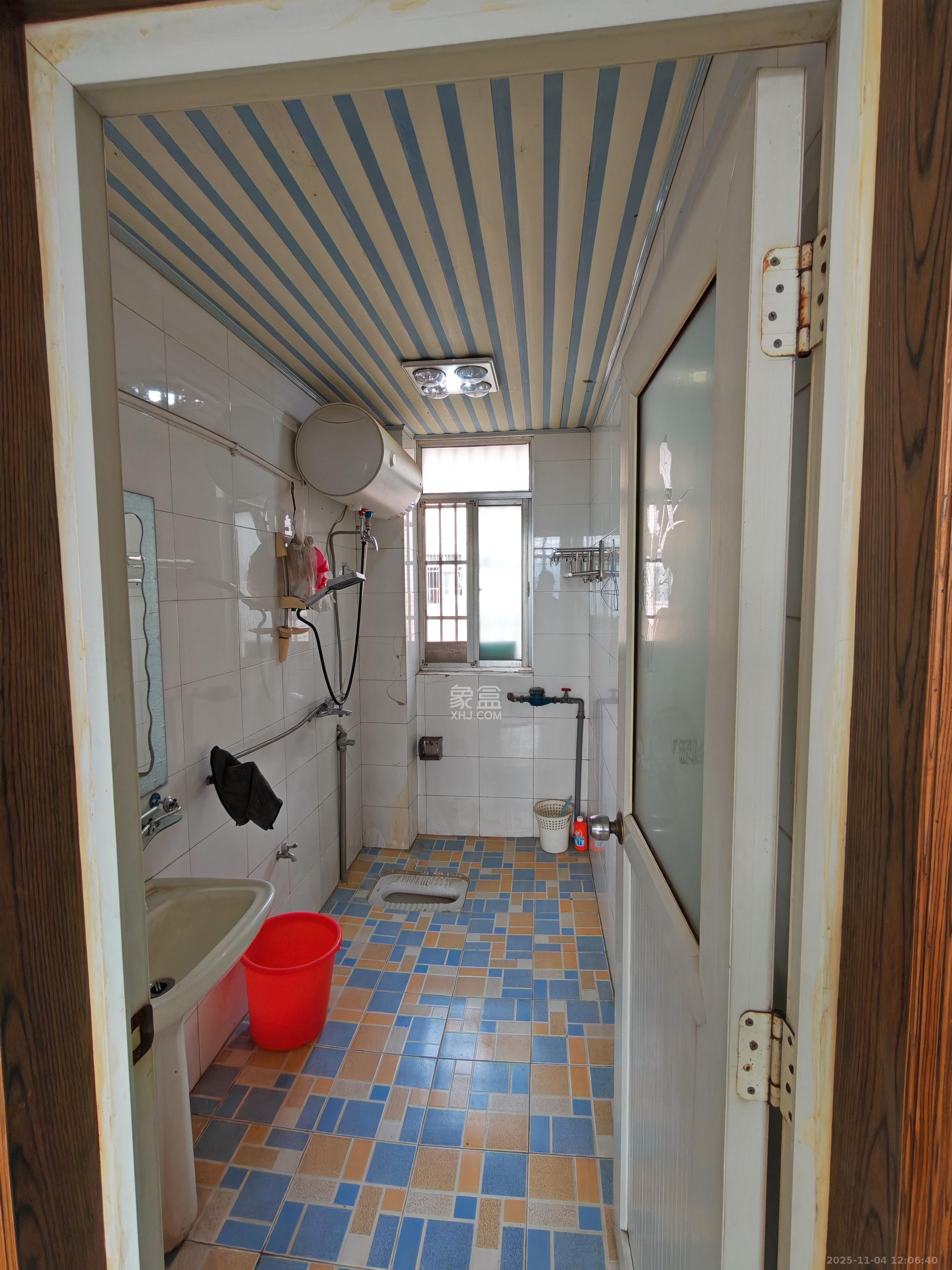 红星商务楼(红星蔬菜批发大市场) 2室1厅1卫 1200.0元/月 红星商务楼(红星蔬菜批发大市场) 2室1厅1卫 1200.0元/月室内图