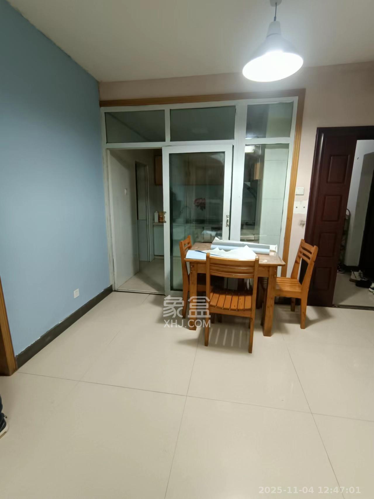 山语城一期  2室2厅1卫    1600.0元/月室内图