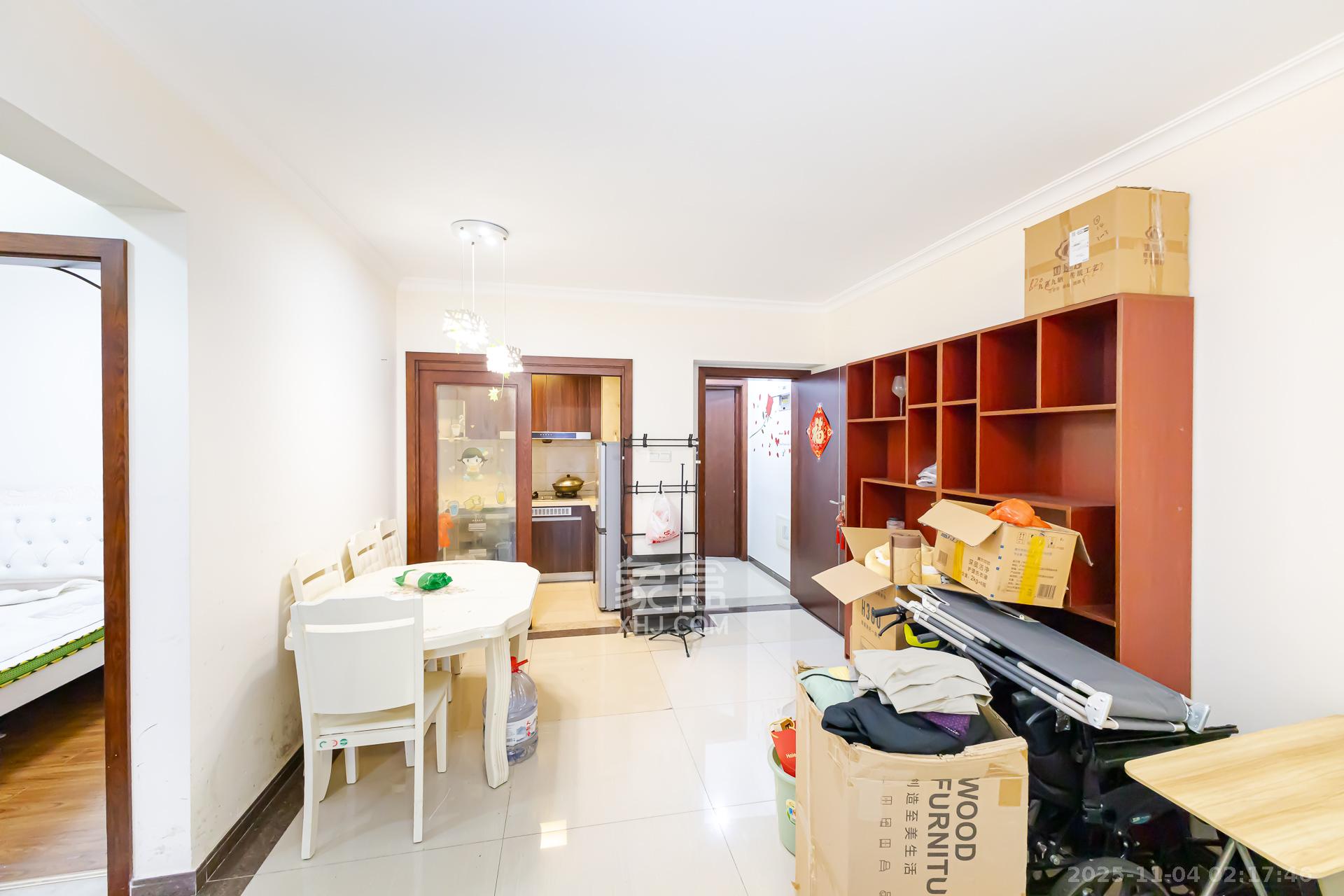 时代倾城二期  2室2厅1卫    63.8万客厅