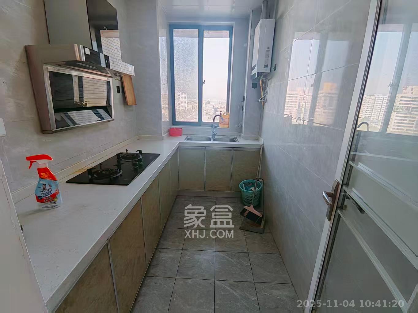 荣升家园(湘江熙岸) 3室2厅2卫 2700.0元/月 荣升家园(湘江熙岸) 3室2厅2卫 2700.0元/月室内图