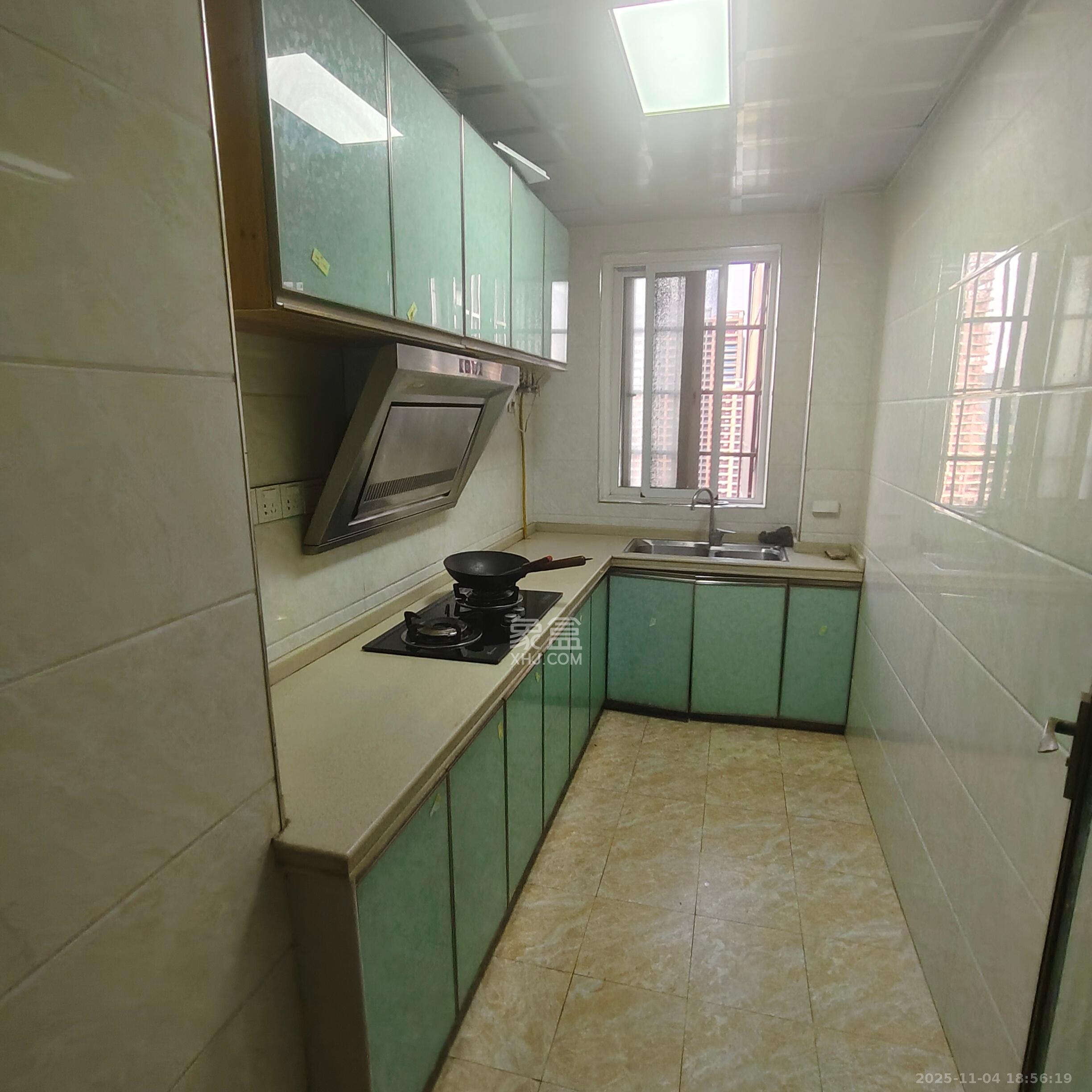 时代星城  1室2厅1卫    1650.0元/月室内图