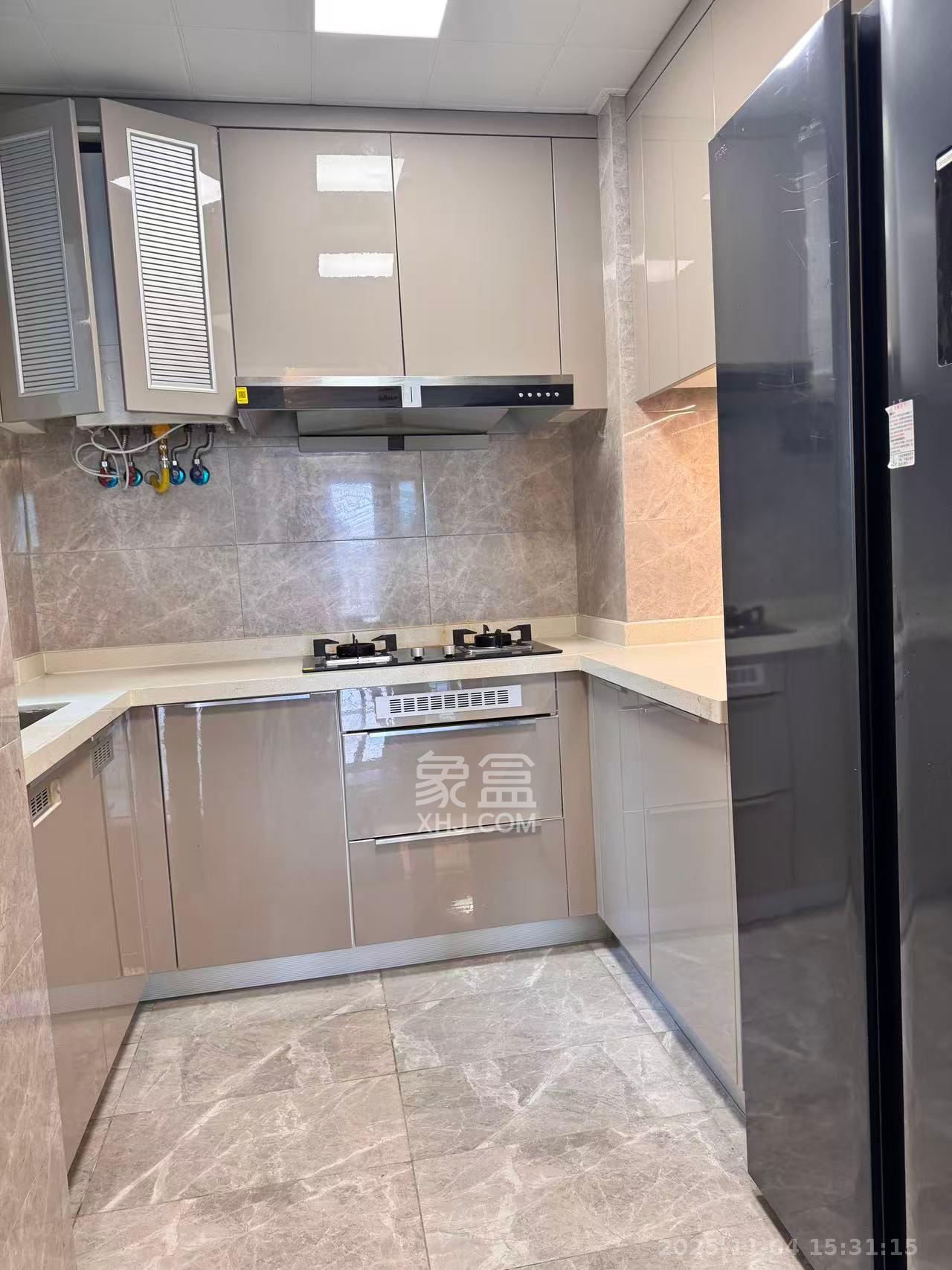 旭辉雨花郡 3室2厅2卫 3800.0元/月 旭辉雨花郡 3室2厅2卫 3800.0元/月室内图