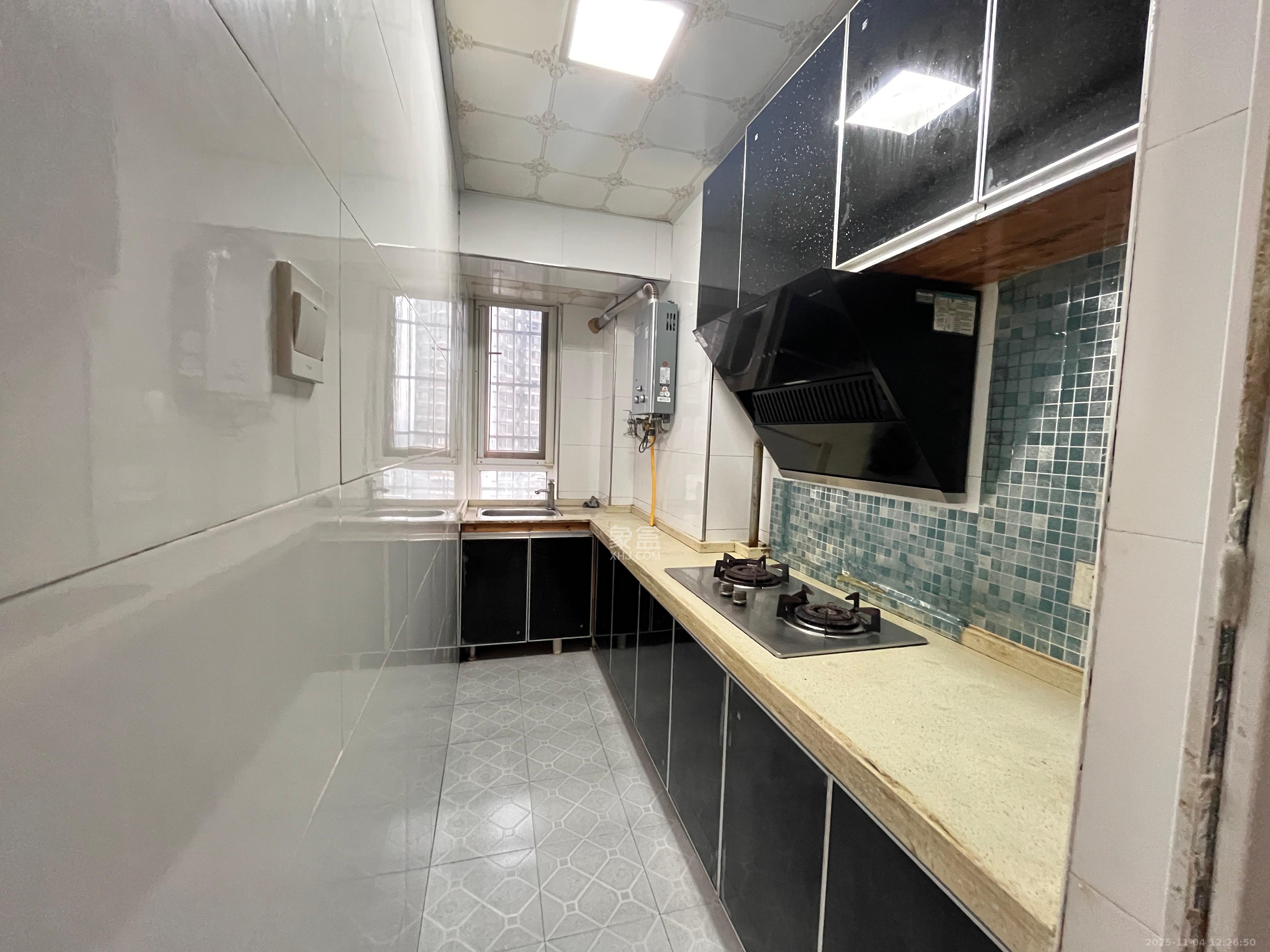 先锋东外滩  1室1厅1卫    1500.0元/月室内图