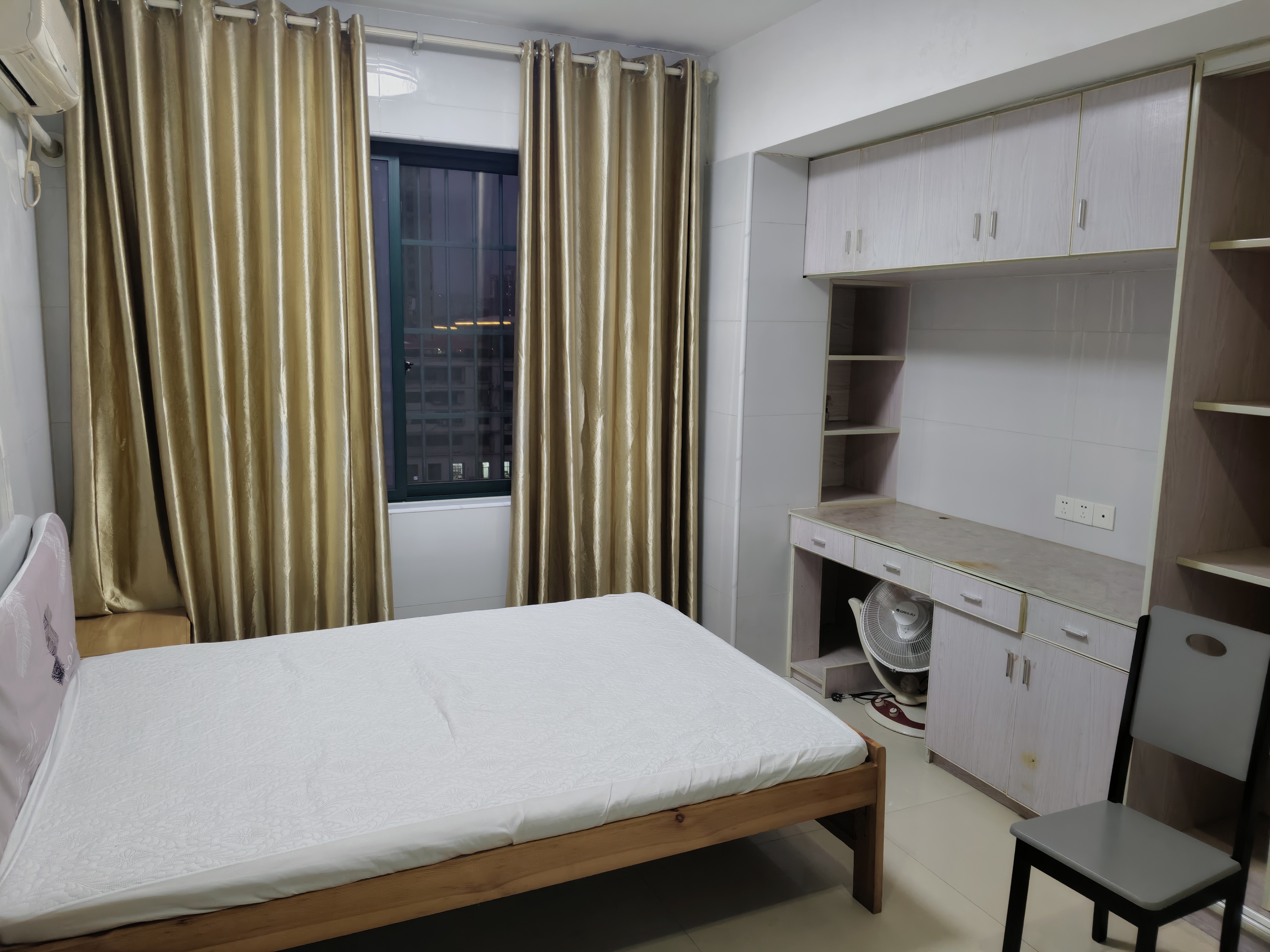 冠都现代城(冠都幸福彼岸) 1室1厅1卫 1000.0元/月 冠都现代城(冠都幸福彼岸) 1室1厅1卫 1000.0元/月室内图